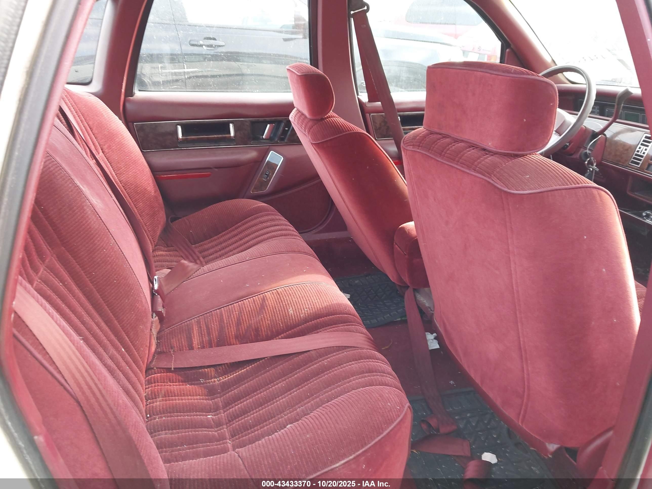 1992 Buick Regal Custom White vin: 2G4WB54T8N1502574