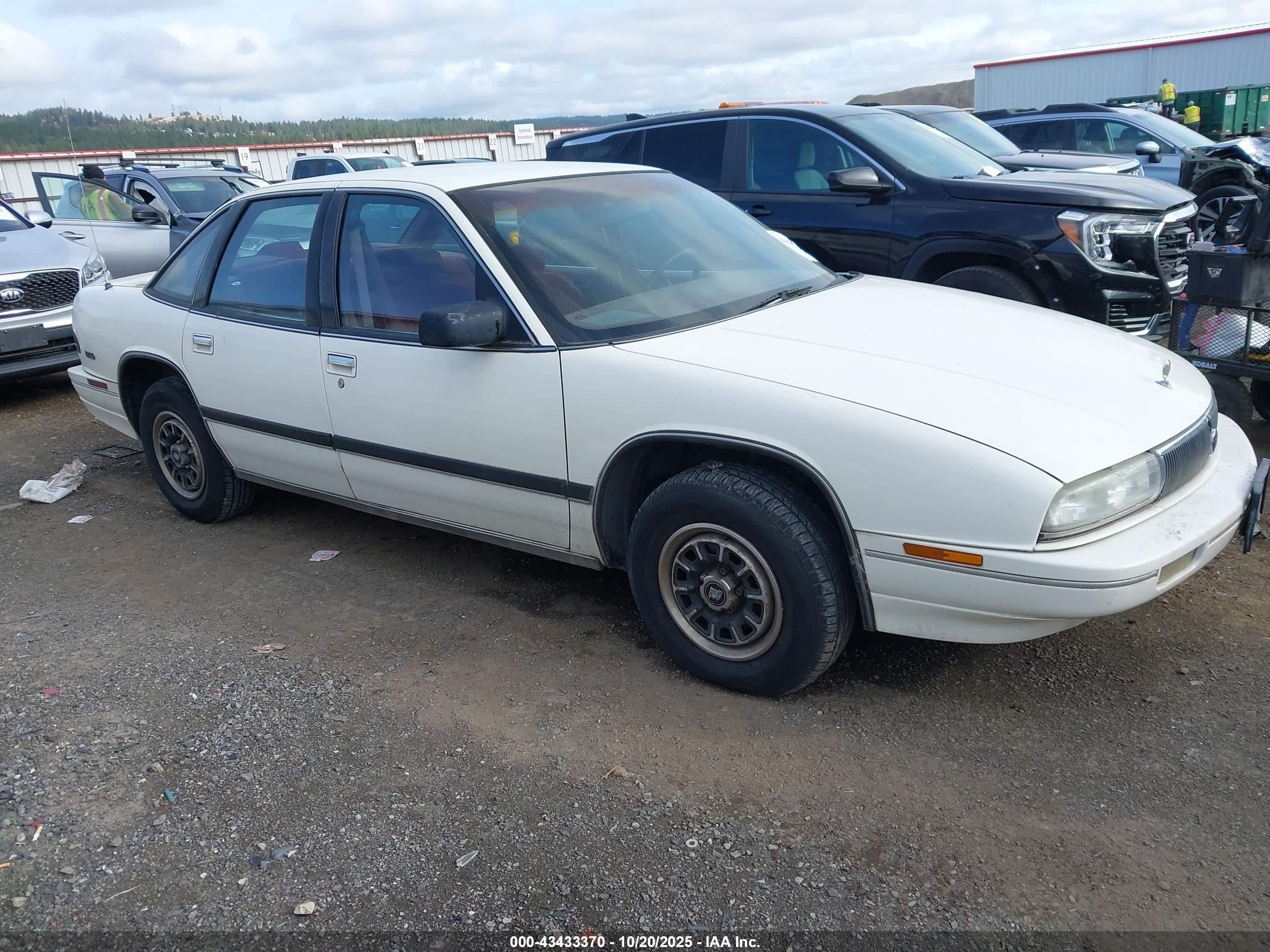 1992 Buick Regal Custom White vin: 2G4WB54T8N1502574