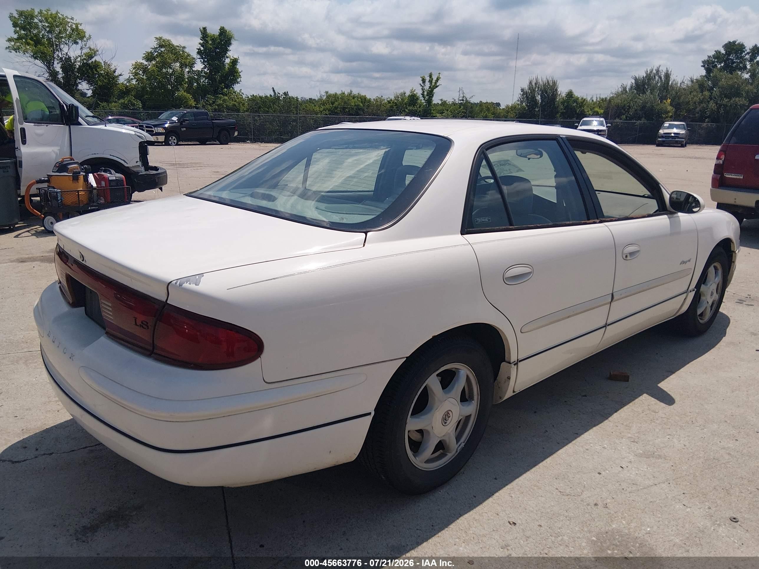 2001 Buick Regal Ls White vin: 2G4WB55K411257689