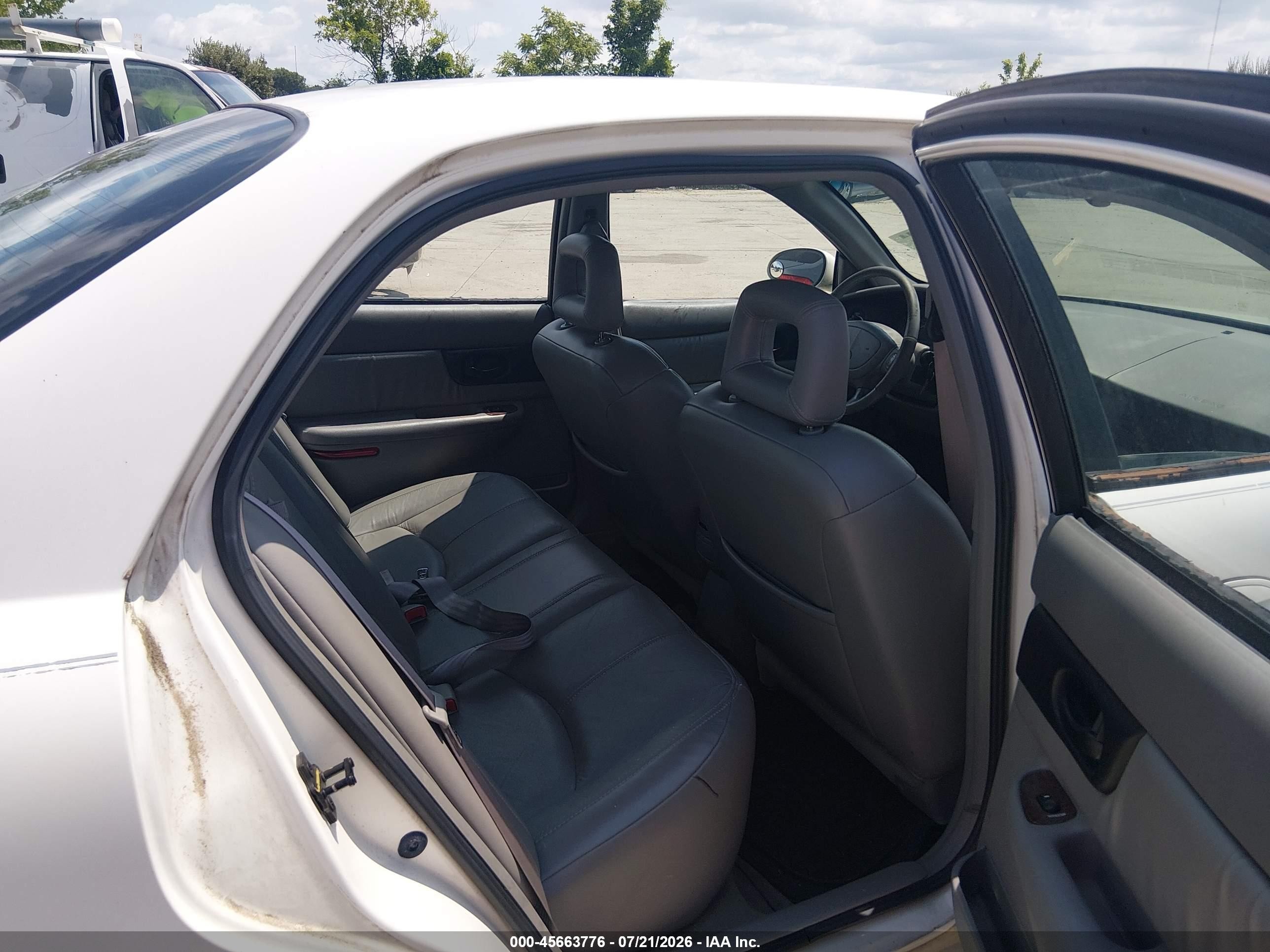 2001 Buick Regal Ls White vin: 2G4WB55K411257689