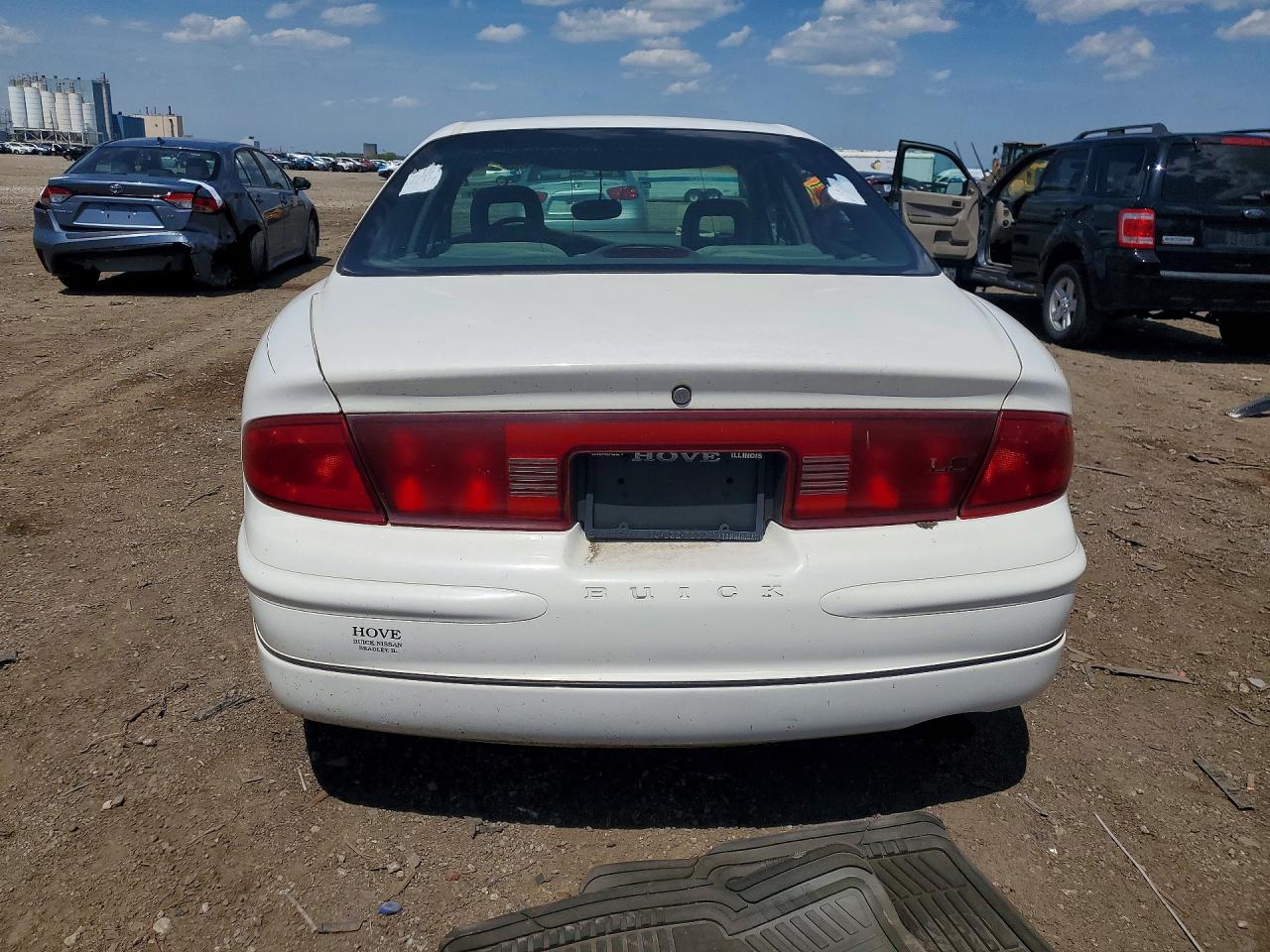 2001 Buick Regal Ls White vin: 2G4WB55K711153312