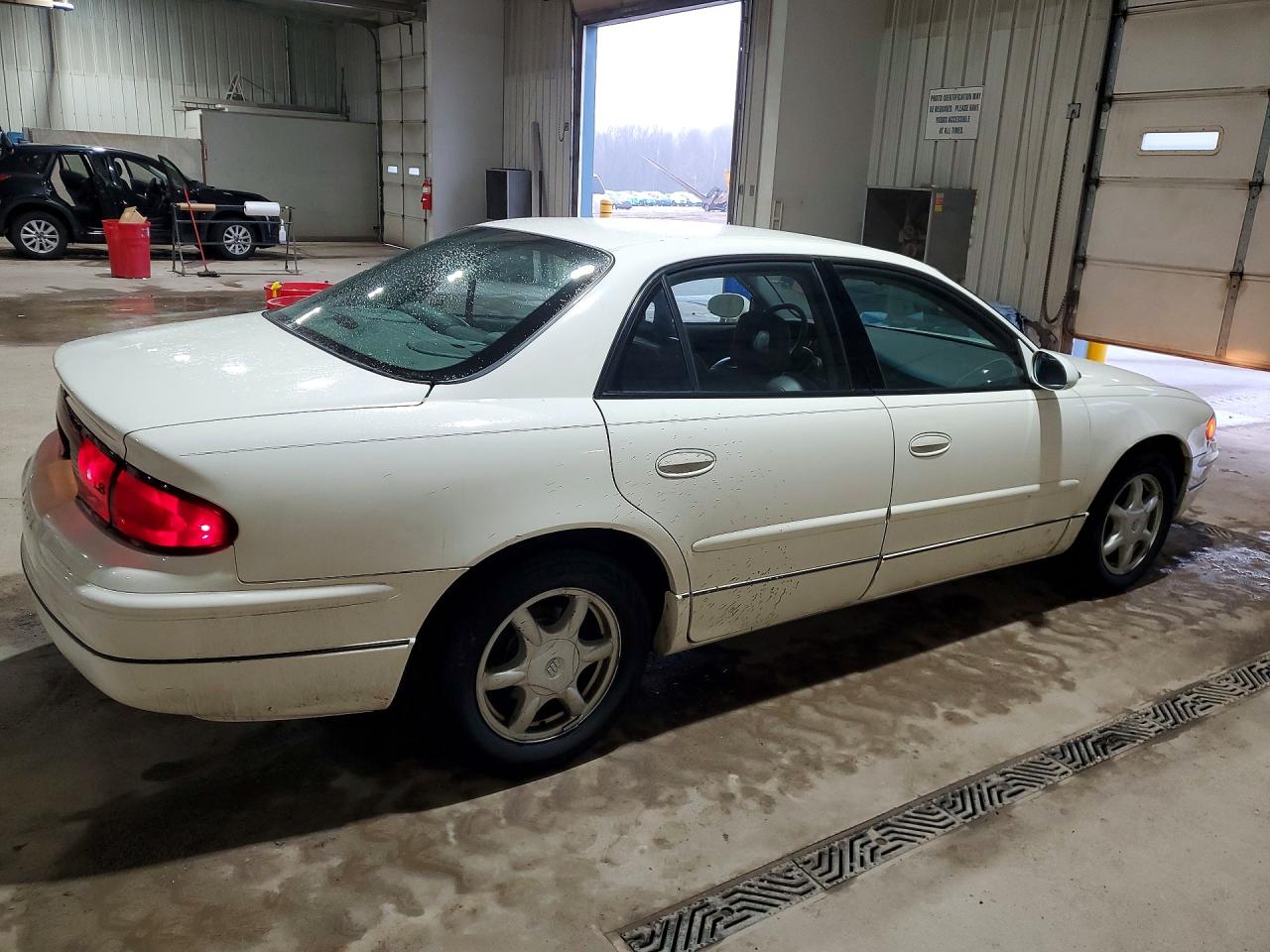 2004 Buick Regal Ls White vin: 2G4WB55K741353739
