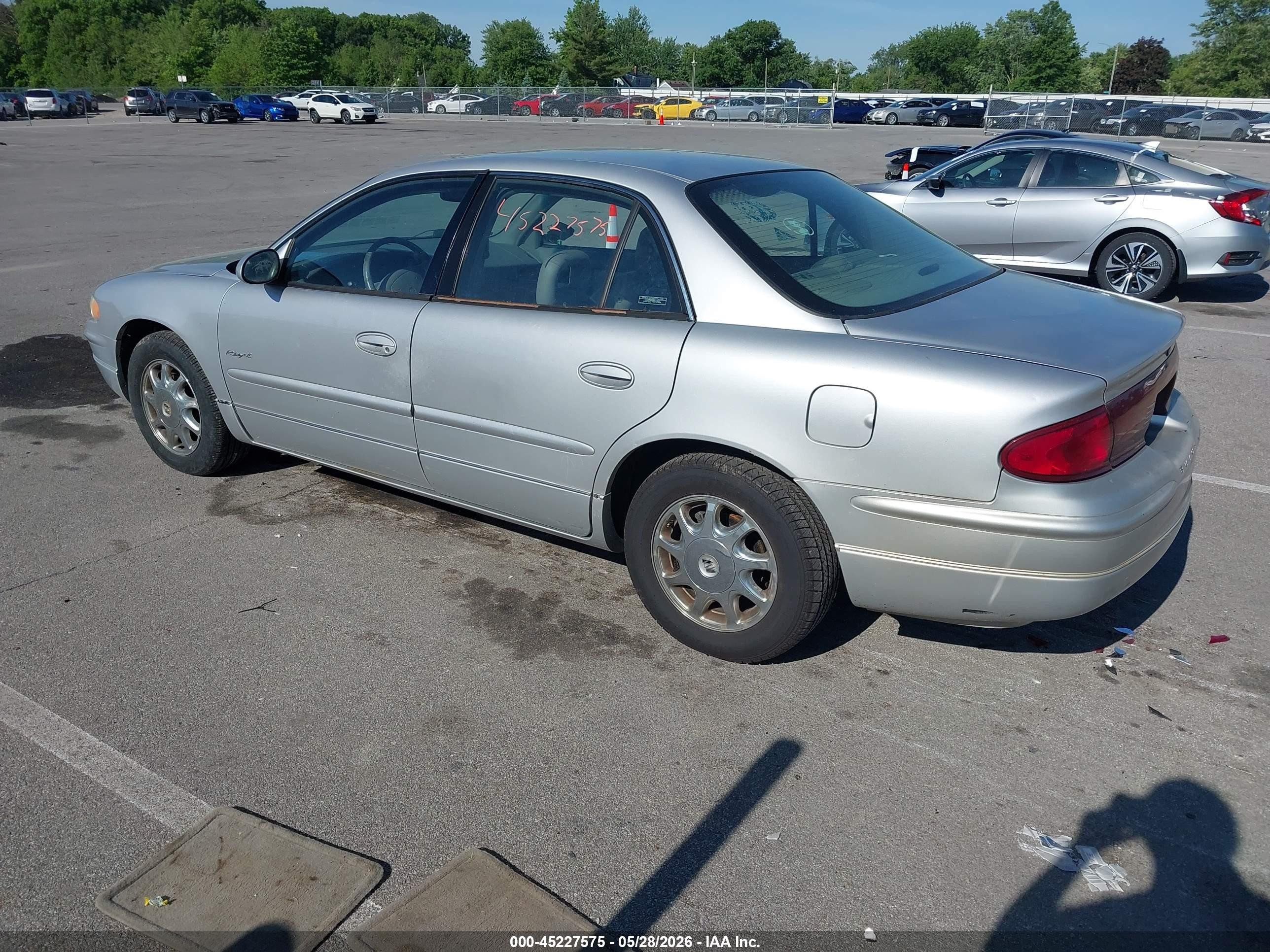 2000 Buick Regal Ls Silver vin: 2G4WB55K7Y1203815