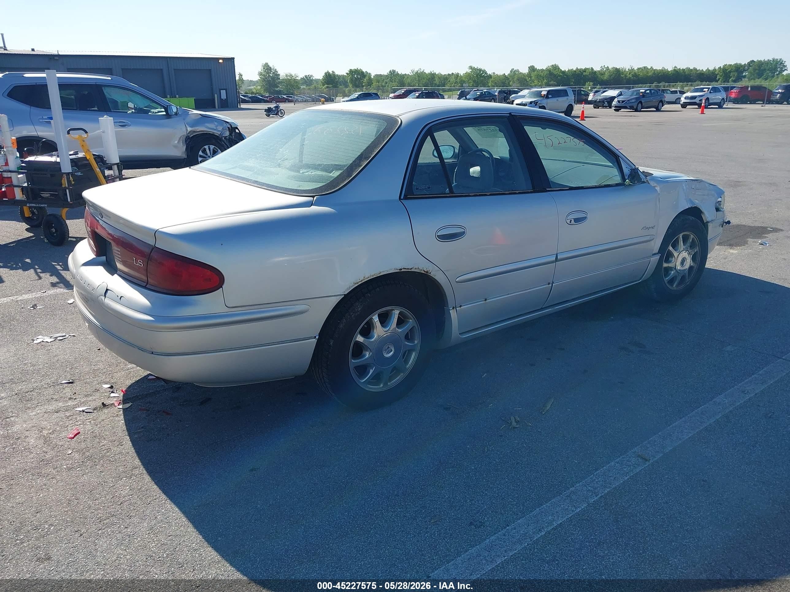 2000 Buick Regal Ls Silver vin: 2G4WB55K7Y1203815
