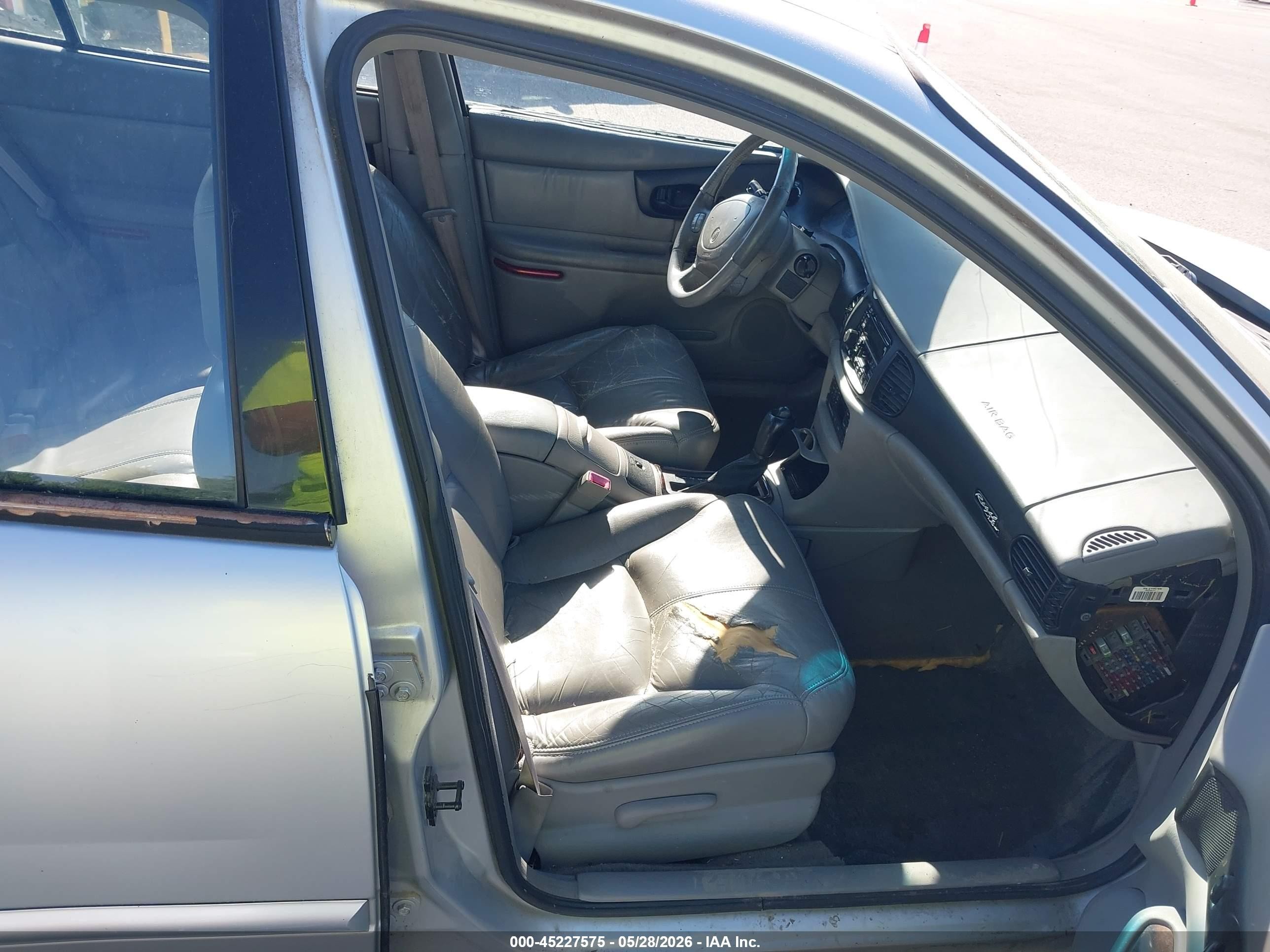 2000 Buick Regal Ls Silver vin: 2G4WB55K7Y1203815