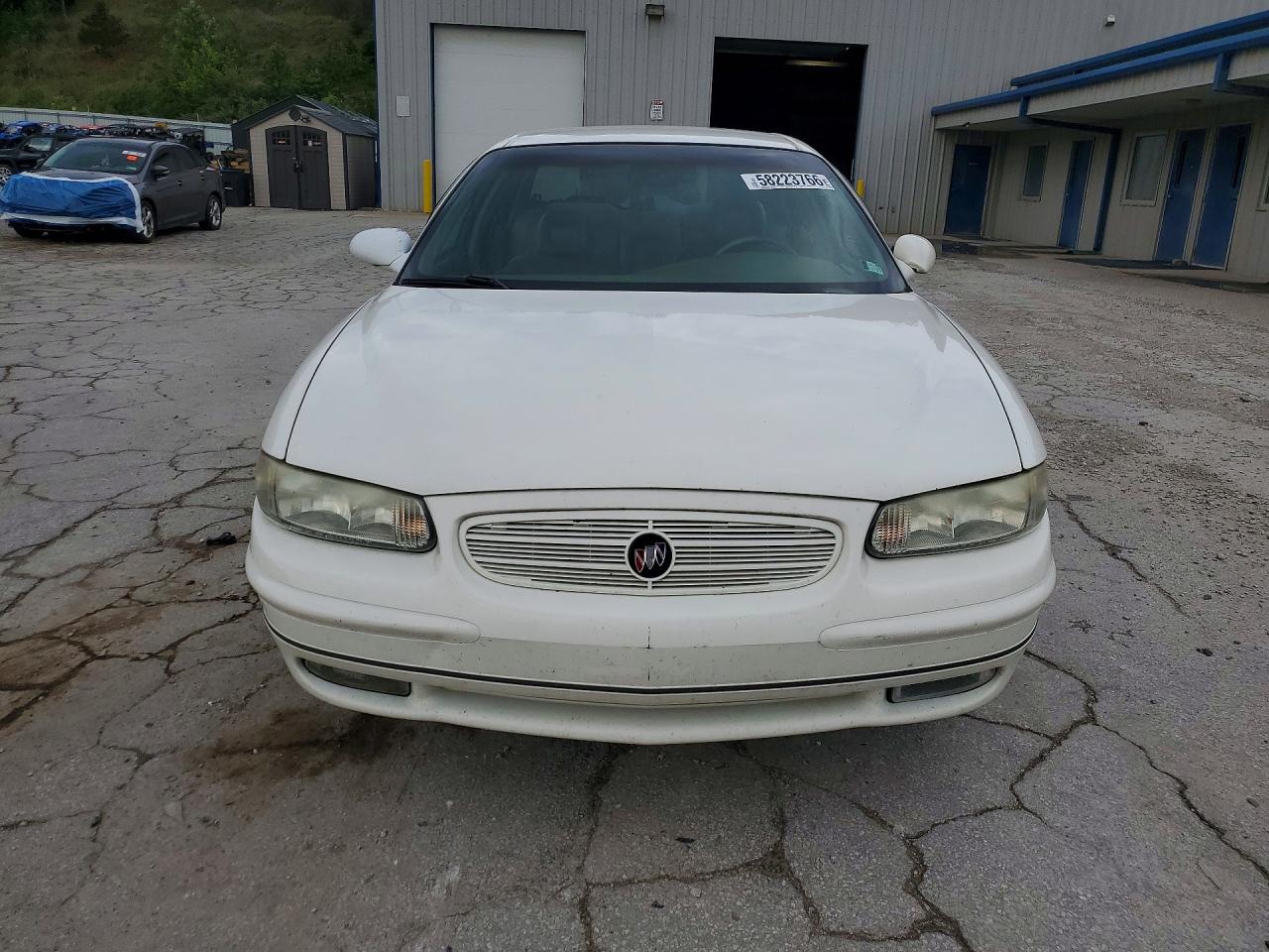 2002 Buick Regal Ls White vin: 2G4WB55KX21141124