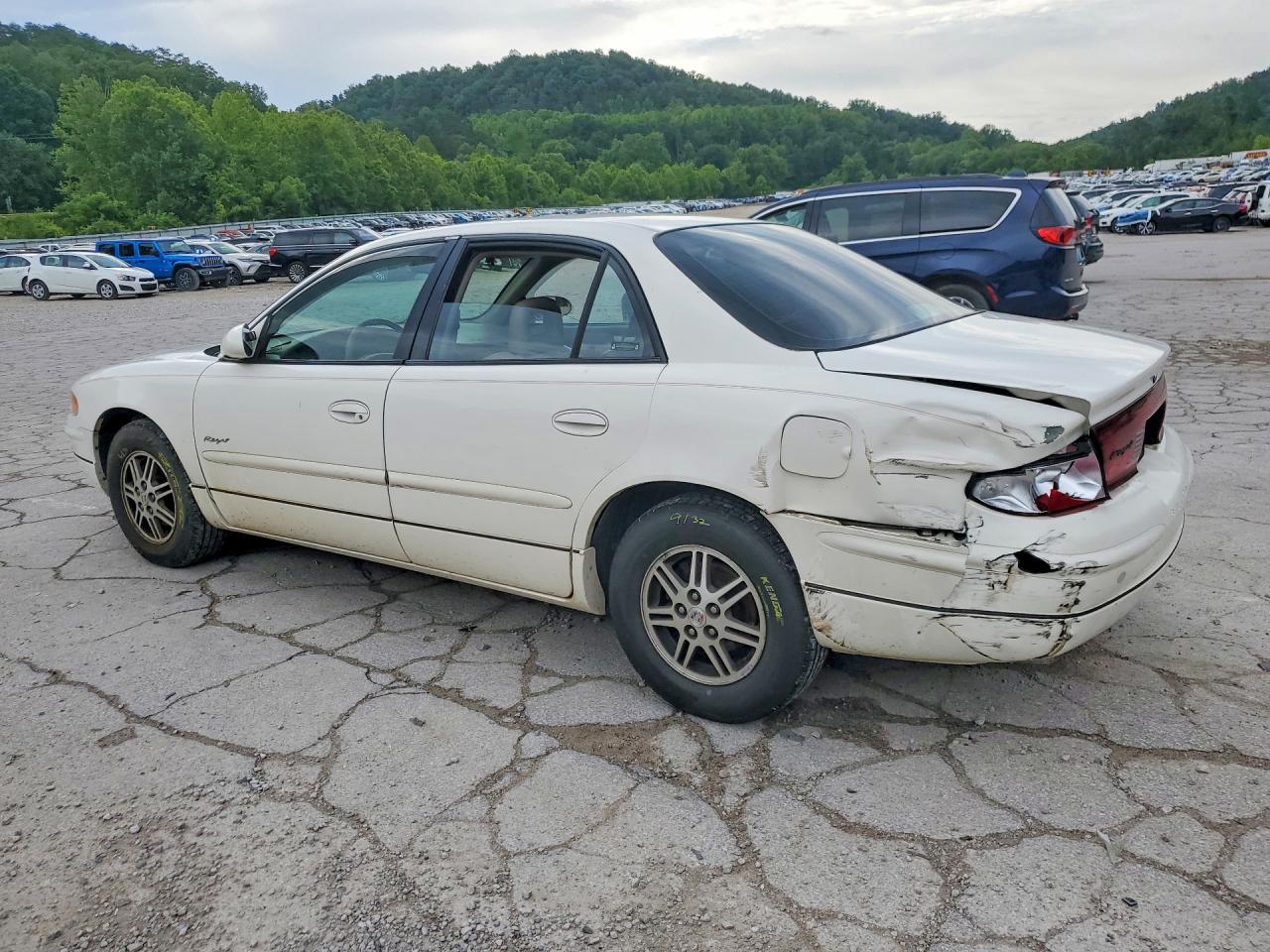 2002 Buick Regal Ls White vin: 2G4WB55KX21141124