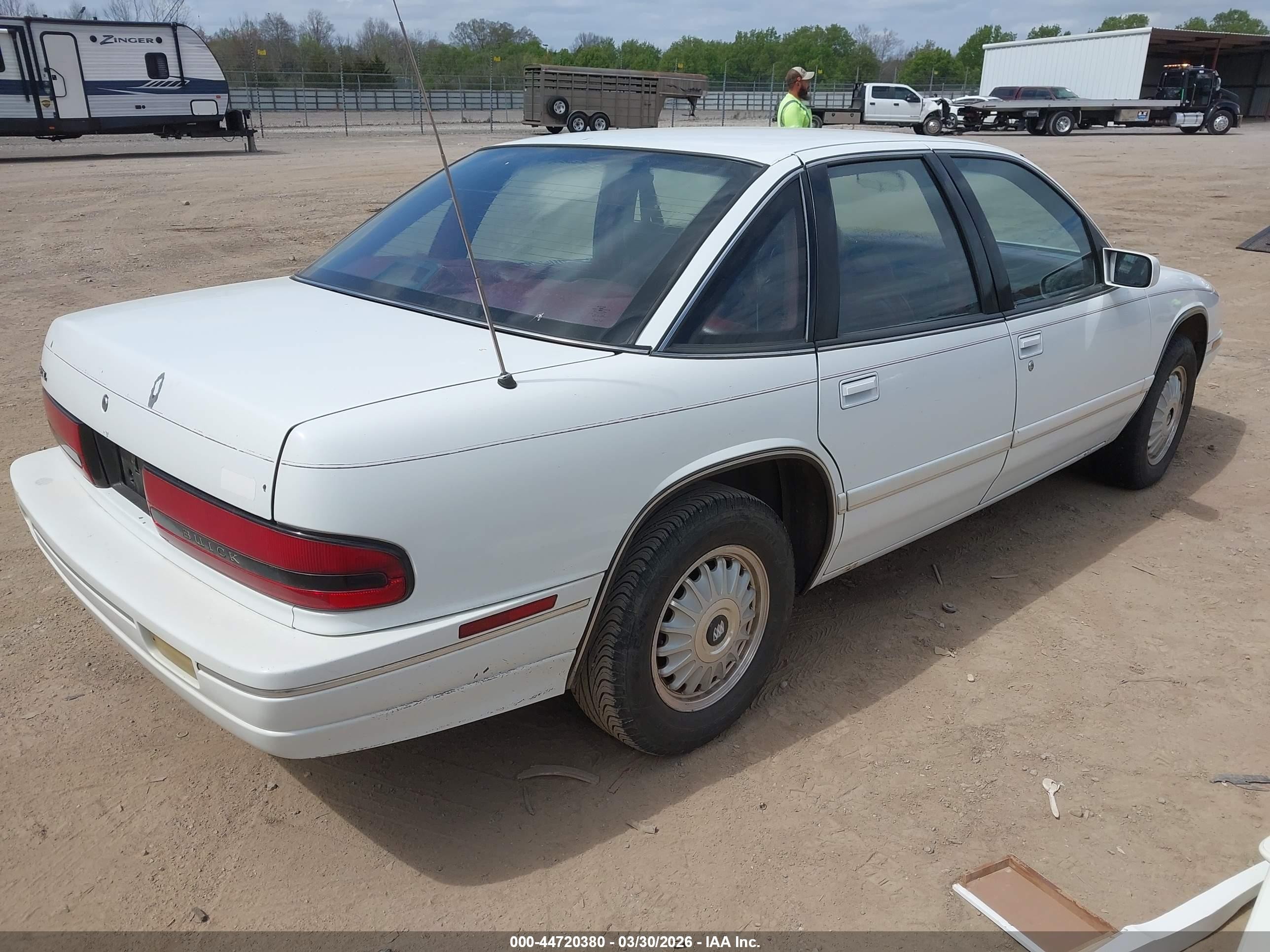 1994 Buick Regal Custom White vin: 2G4WB55L3R1419302