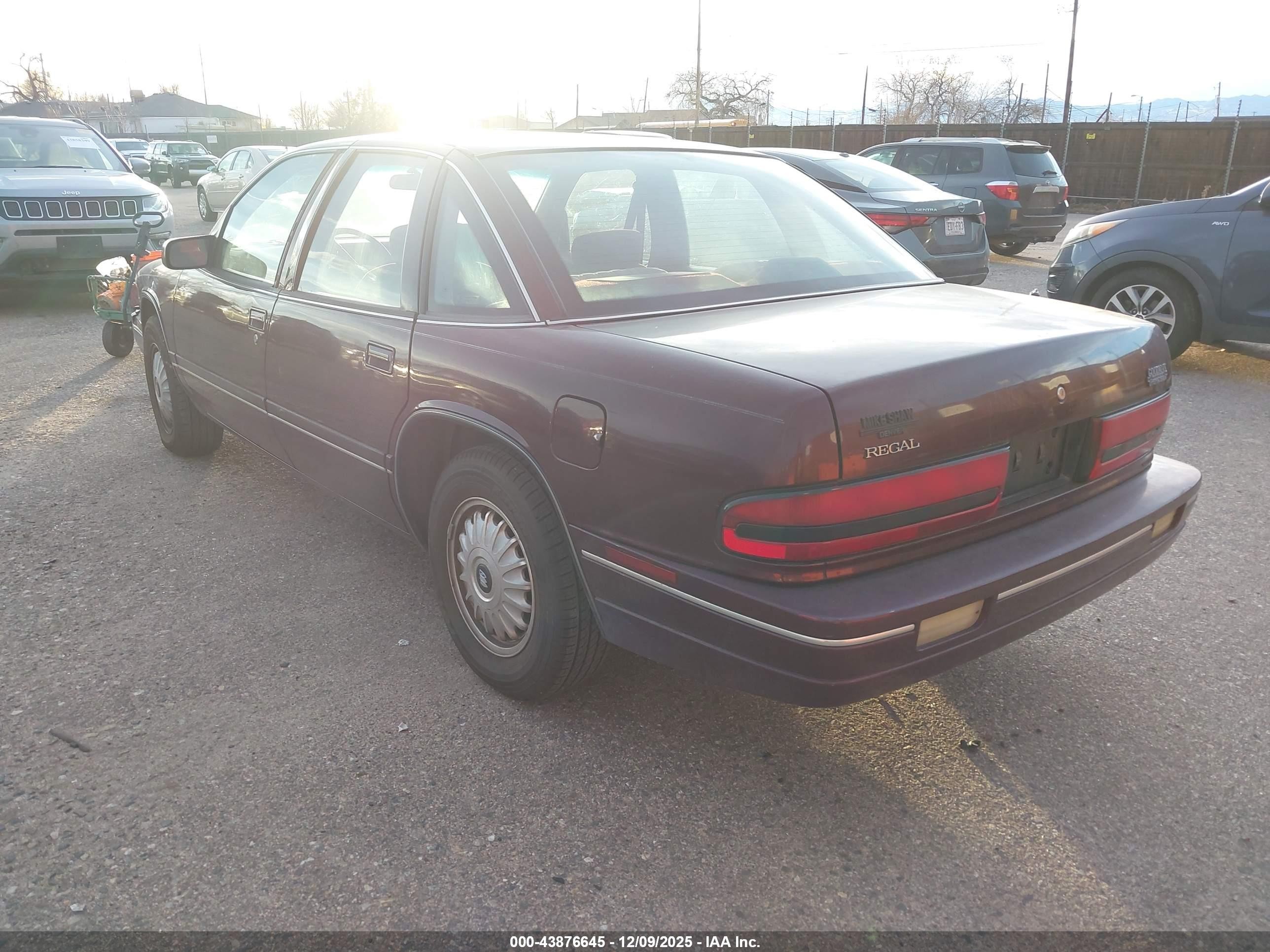 1994 Buick Regal Custom Maroon vin: 2G4WB55L5R1472406