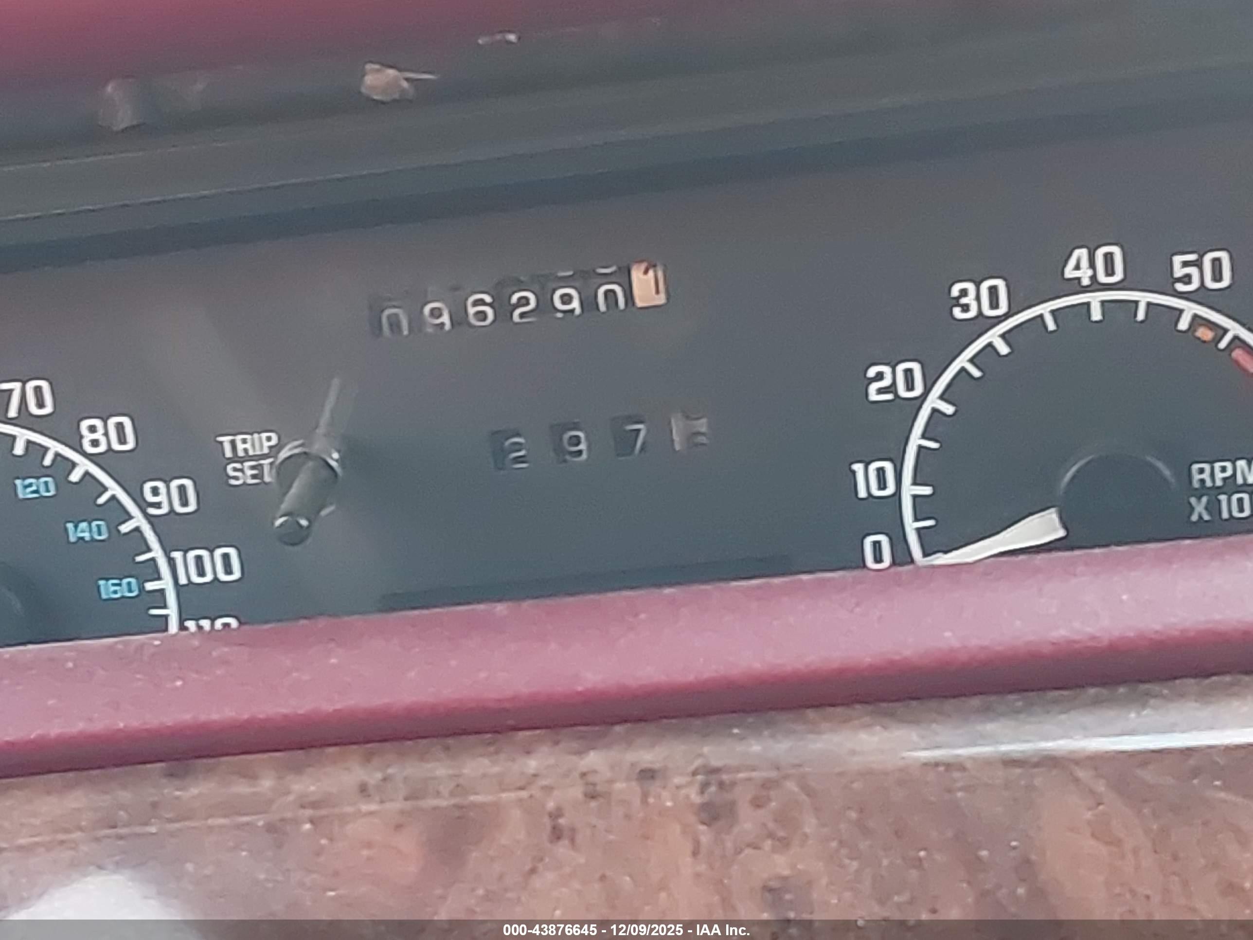1994 Buick Regal Custom Maroon vin: 2G4WB55L5R1472406