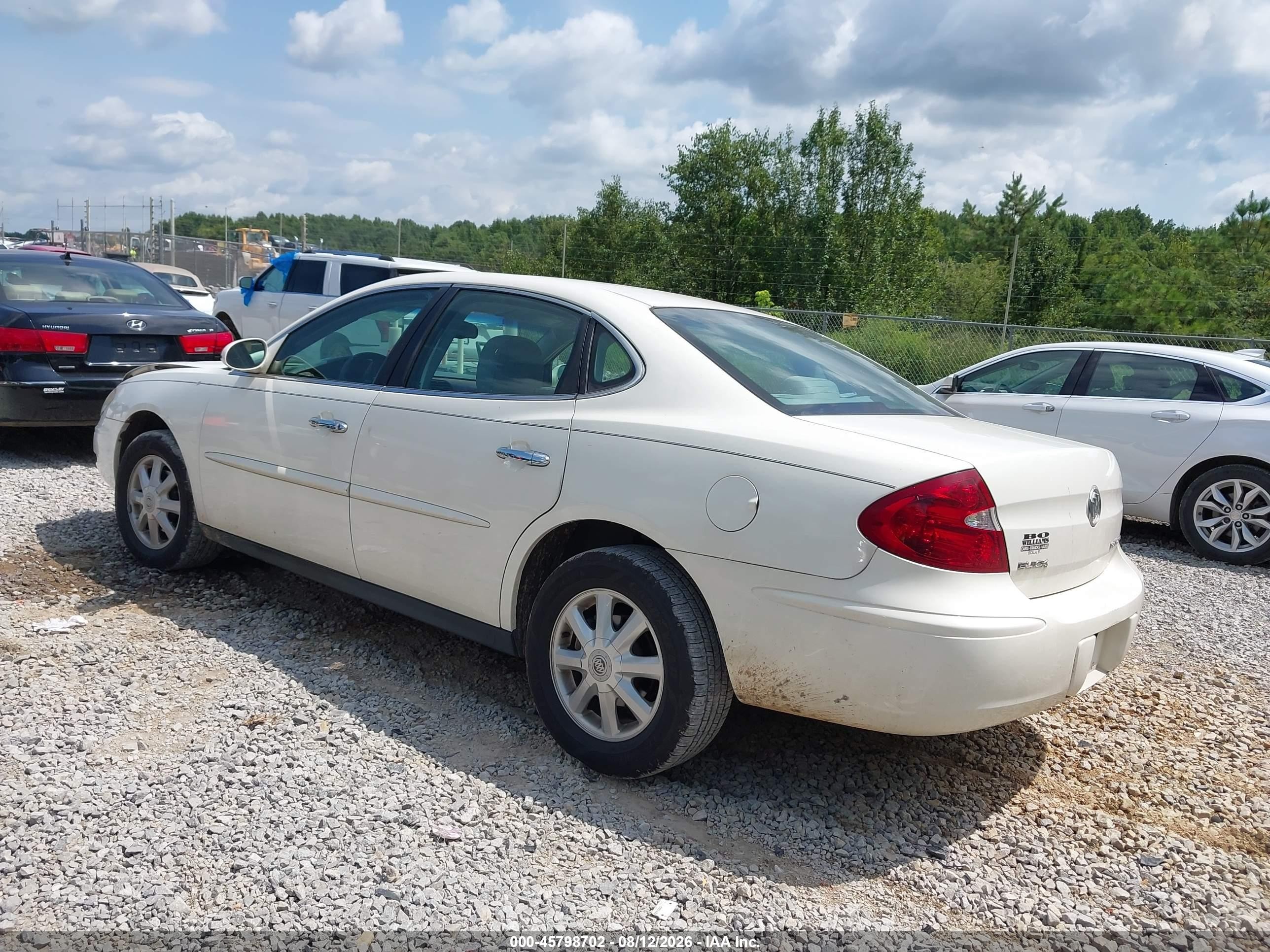 2005 Buick Lacrosse Cx White vin: 2G4WC532251267241
