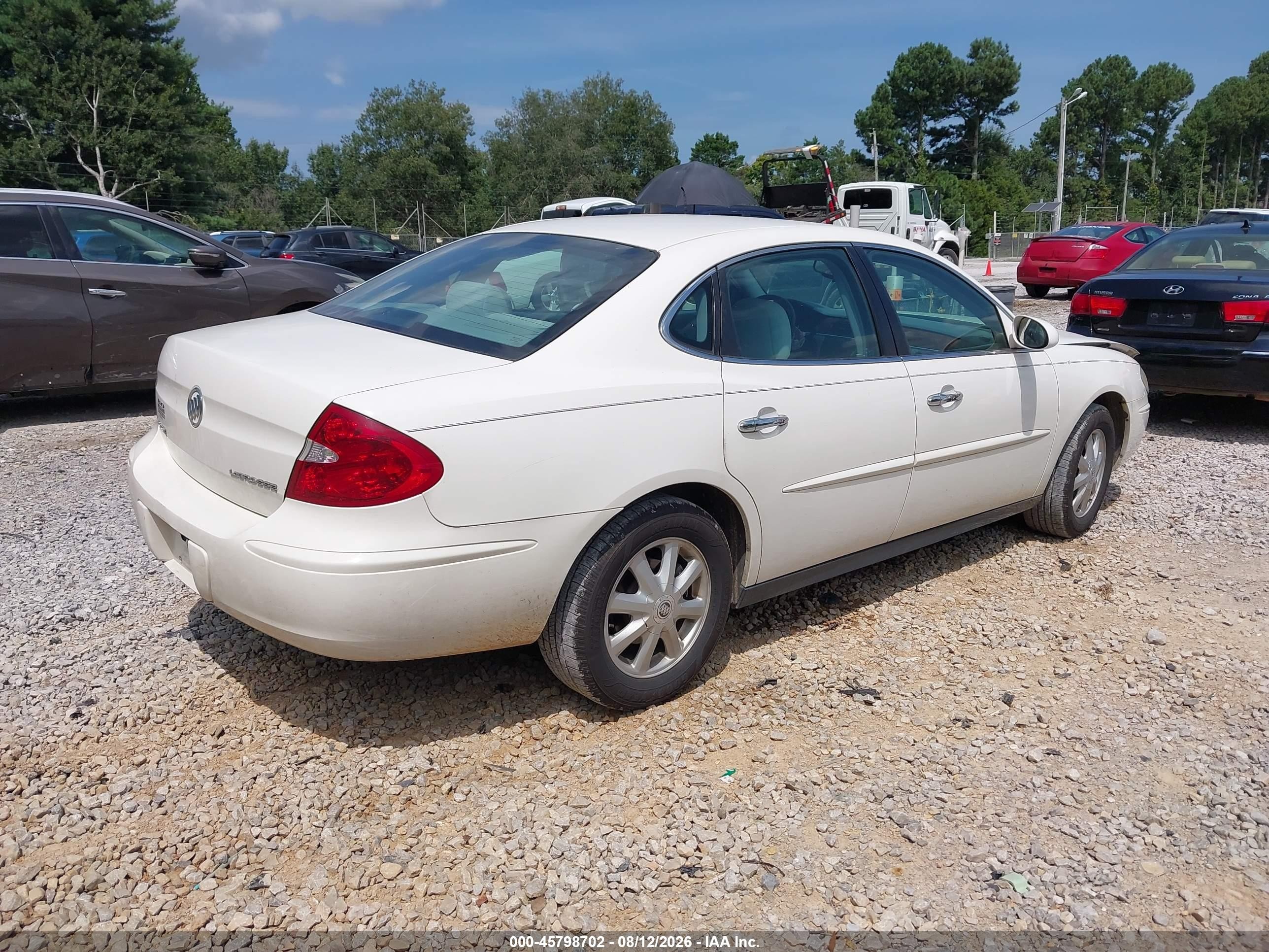 2005 Buick Lacrosse Cx White vin: 2G4WC532251267241