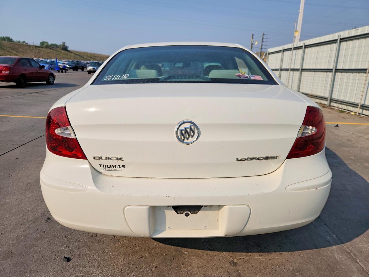2005 Buick Lacrosse Cx White vin: 2G4WC532351327768