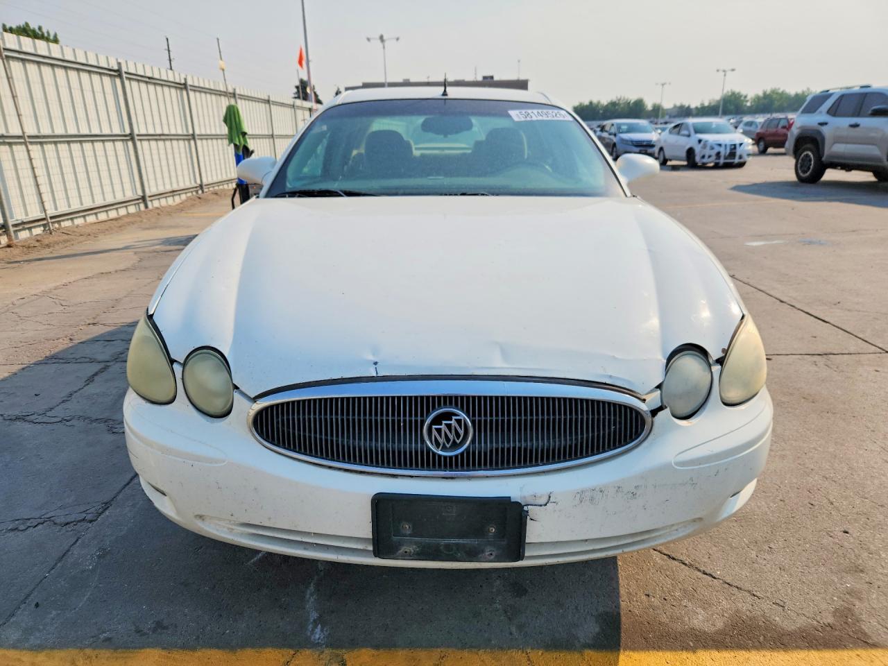 2005 Buick Lacrosse Cx White vin: 2G4WC532351327768