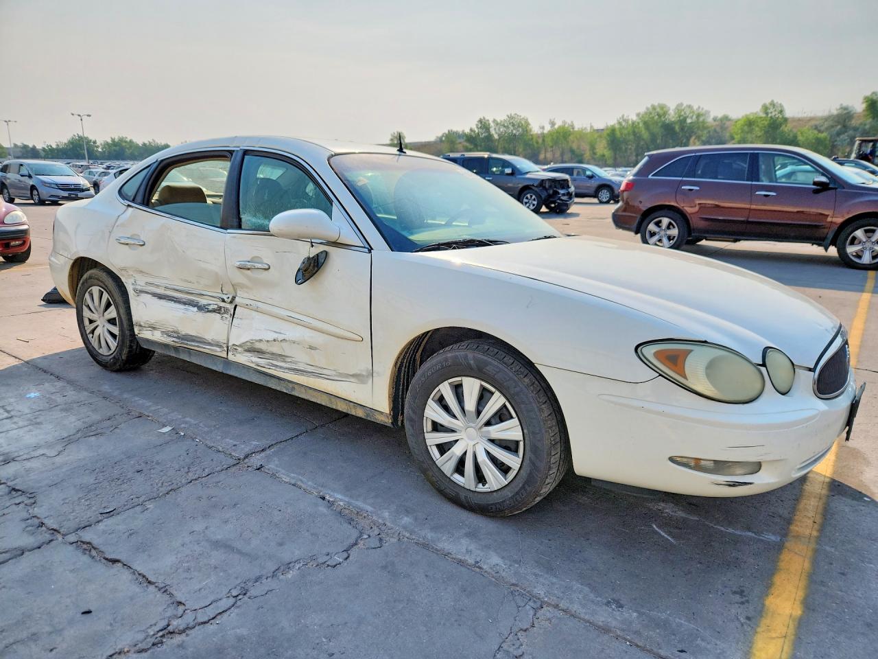 2005 Buick Lacrosse Cx White vin: 2G4WC532351327768