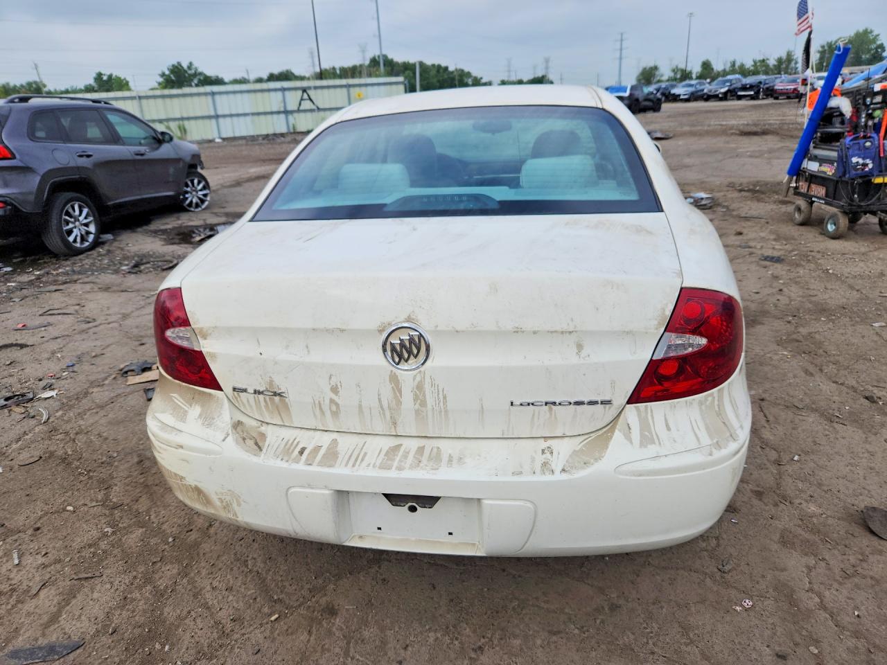 2005 Buick Lacrosse Cx White vin: 2G4WC532451284915