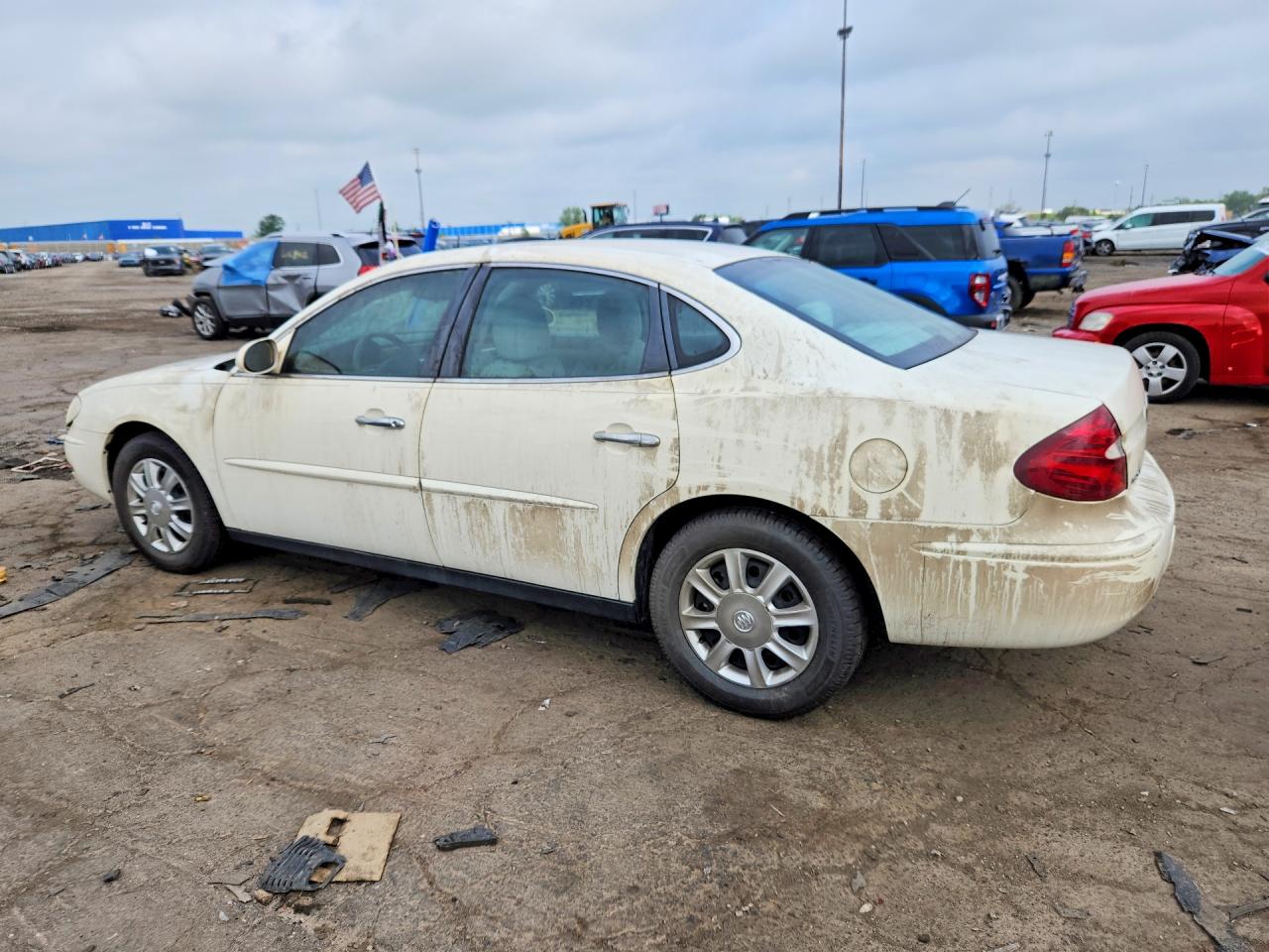 2005 Buick Lacrosse Cx White vin: 2G4WC532451284915