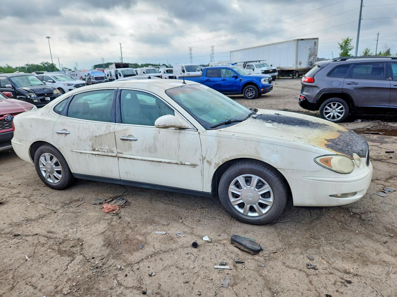 2005 Buick Lacrosse Cx White vin: 2G4WC532451284915