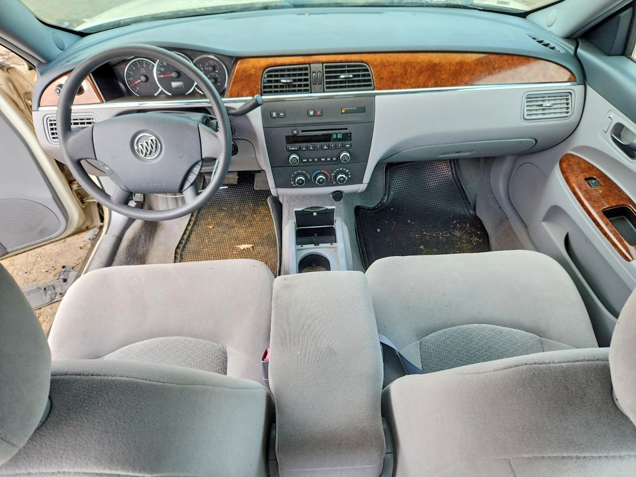 2005 Buick Lacrosse Cx White vin: 2G4WC532451284915