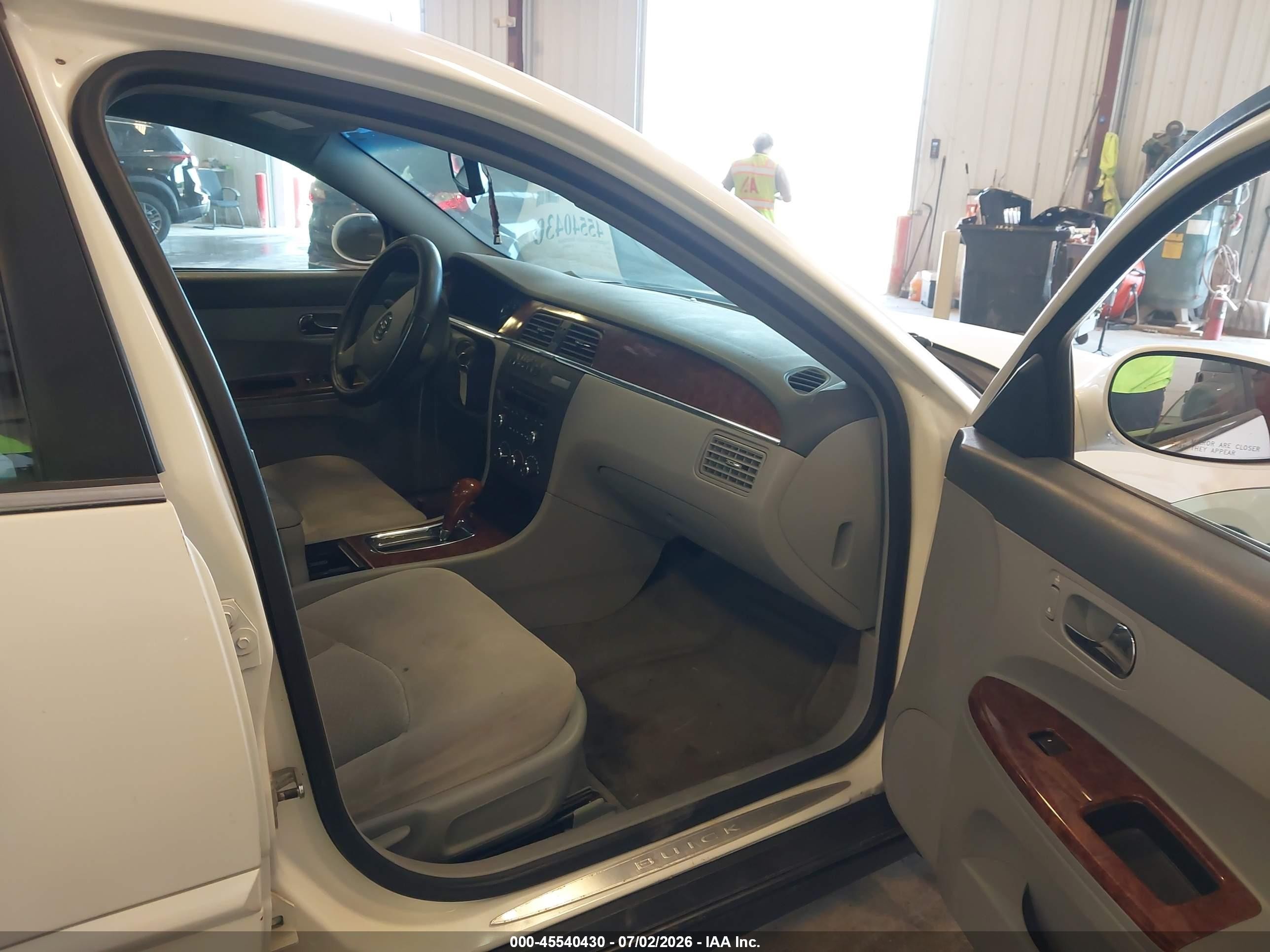 2005 Buick Lacrosse Cx Белый vin: 2G4WC532551303441