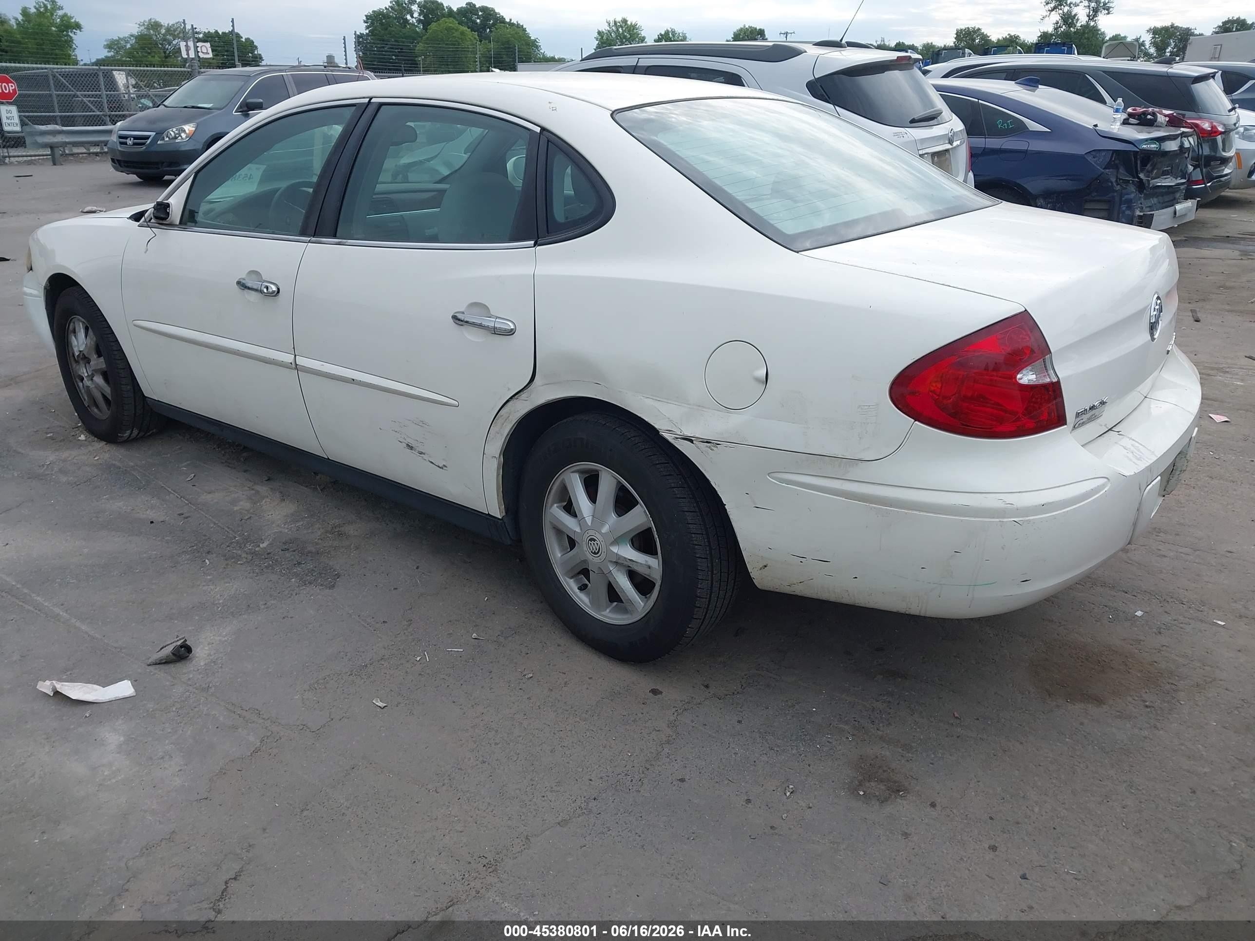 2005 Buick Lacrosse Cx White vin: 2G4WC532551334754