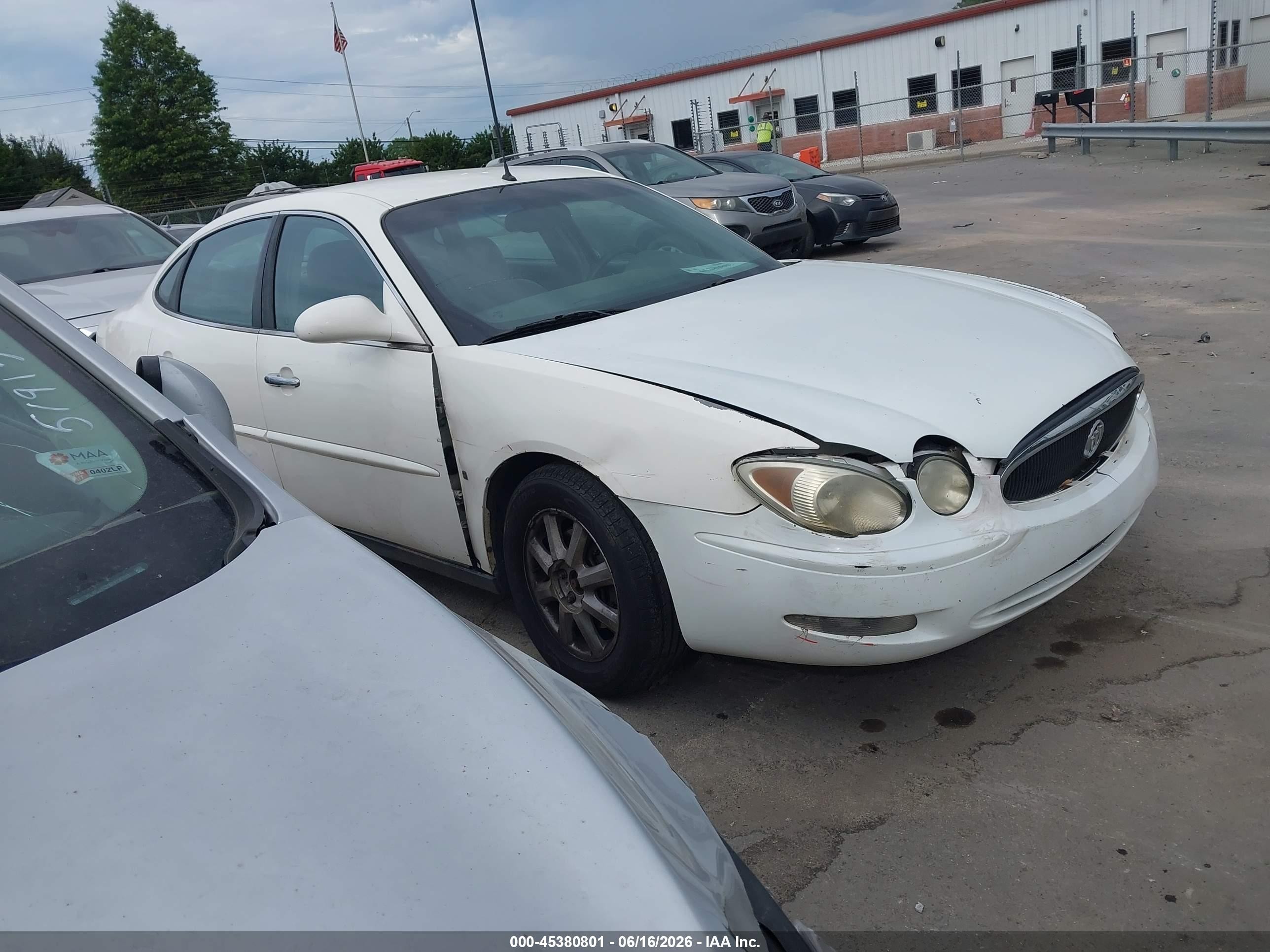 2005 Buick Lacrosse Cx White vin: 2G4WC532551334754