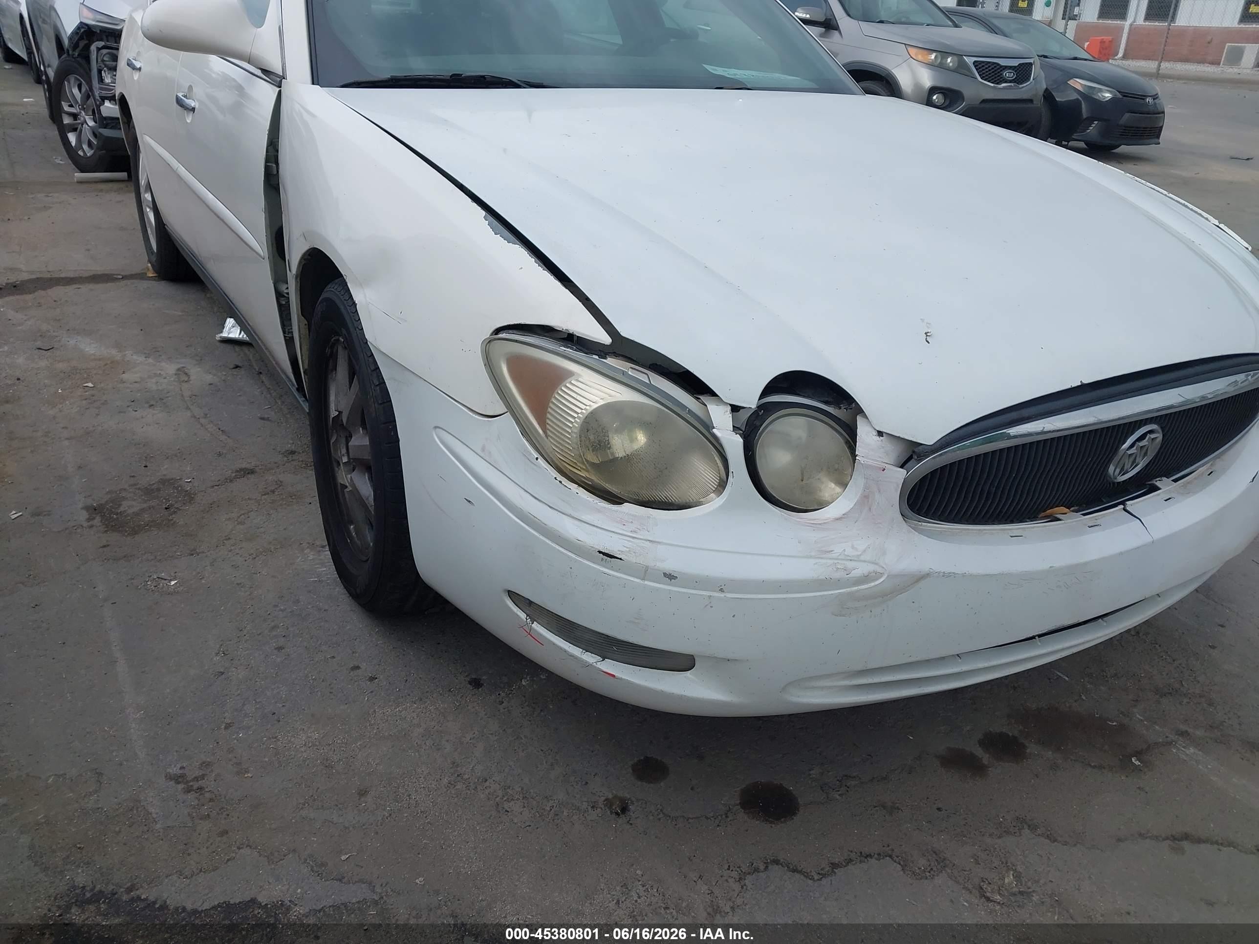 2005 Buick Lacrosse Cx White vin: 2G4WC532551334754