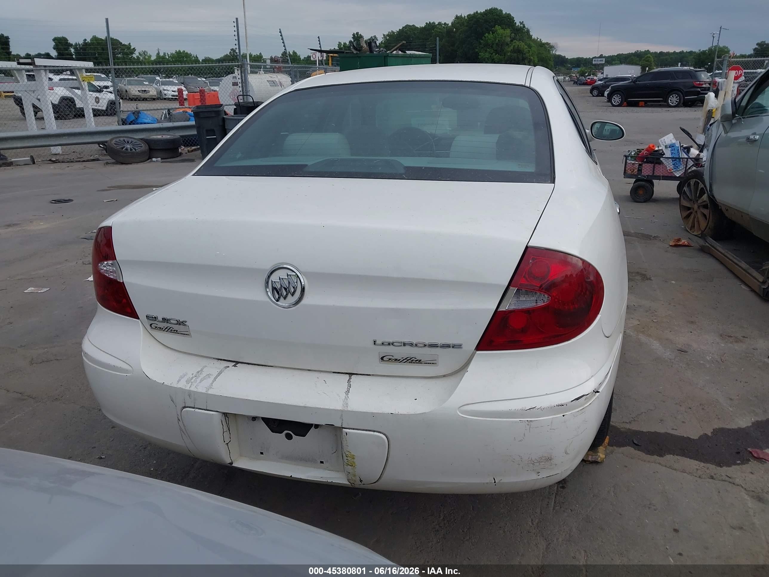 2005 Buick Lacrosse Cx White vin: 2G4WC532551334754