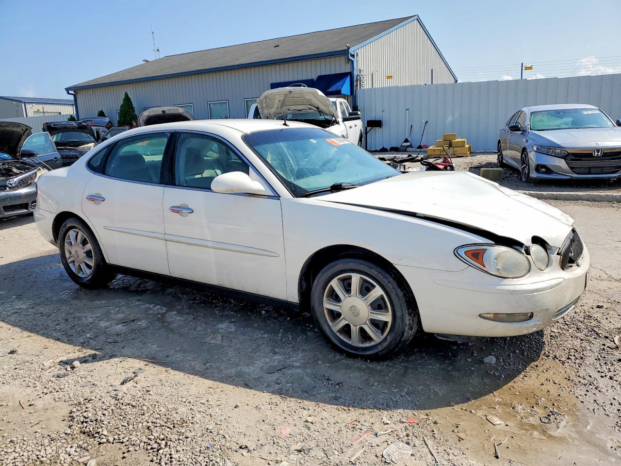 2005 Buick Lacrosse Cx White vin: 2G4WC532651263385