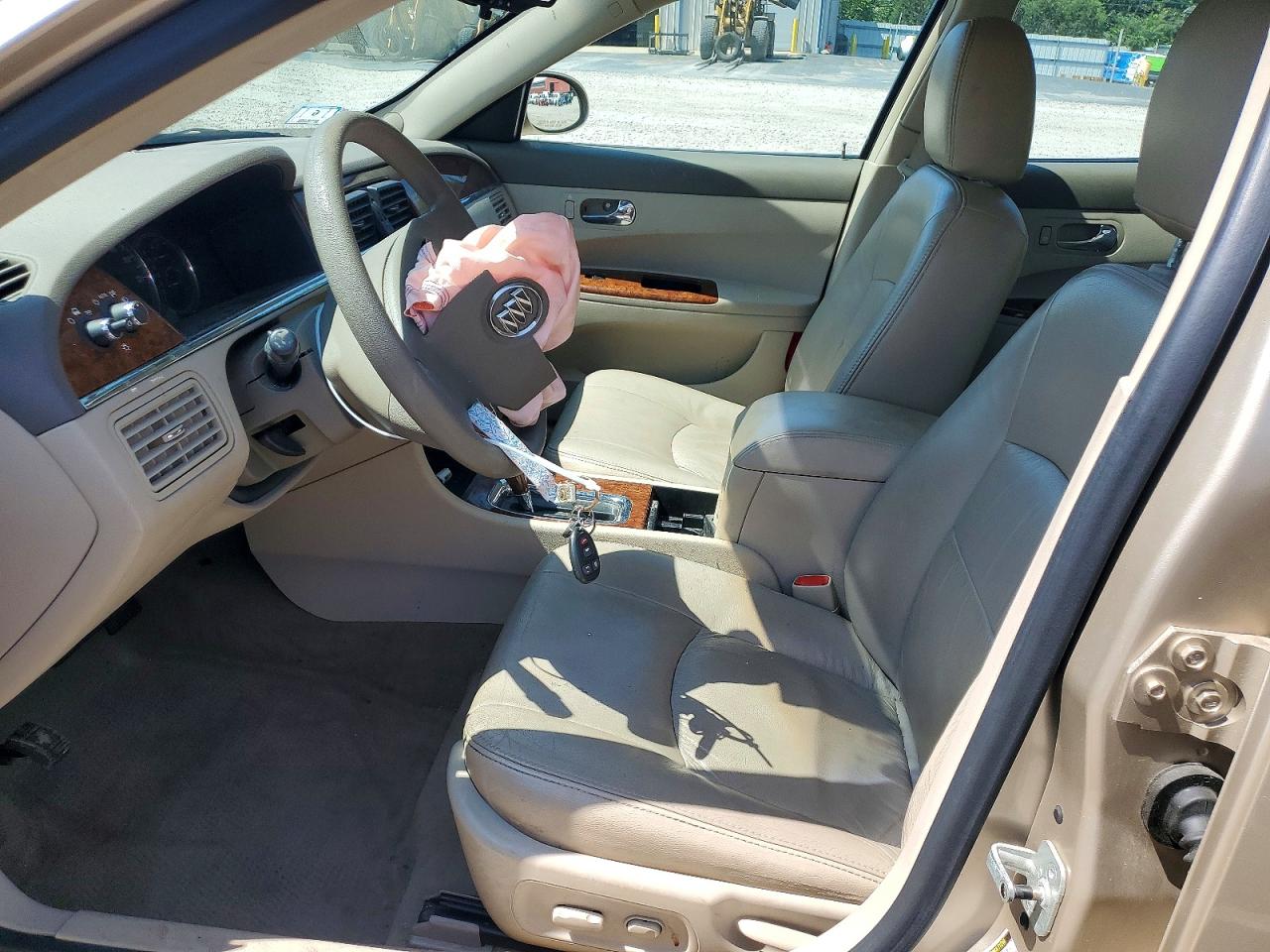 2005 Buick Lacrosse Cx Beige vin: 2G4WC532751217306