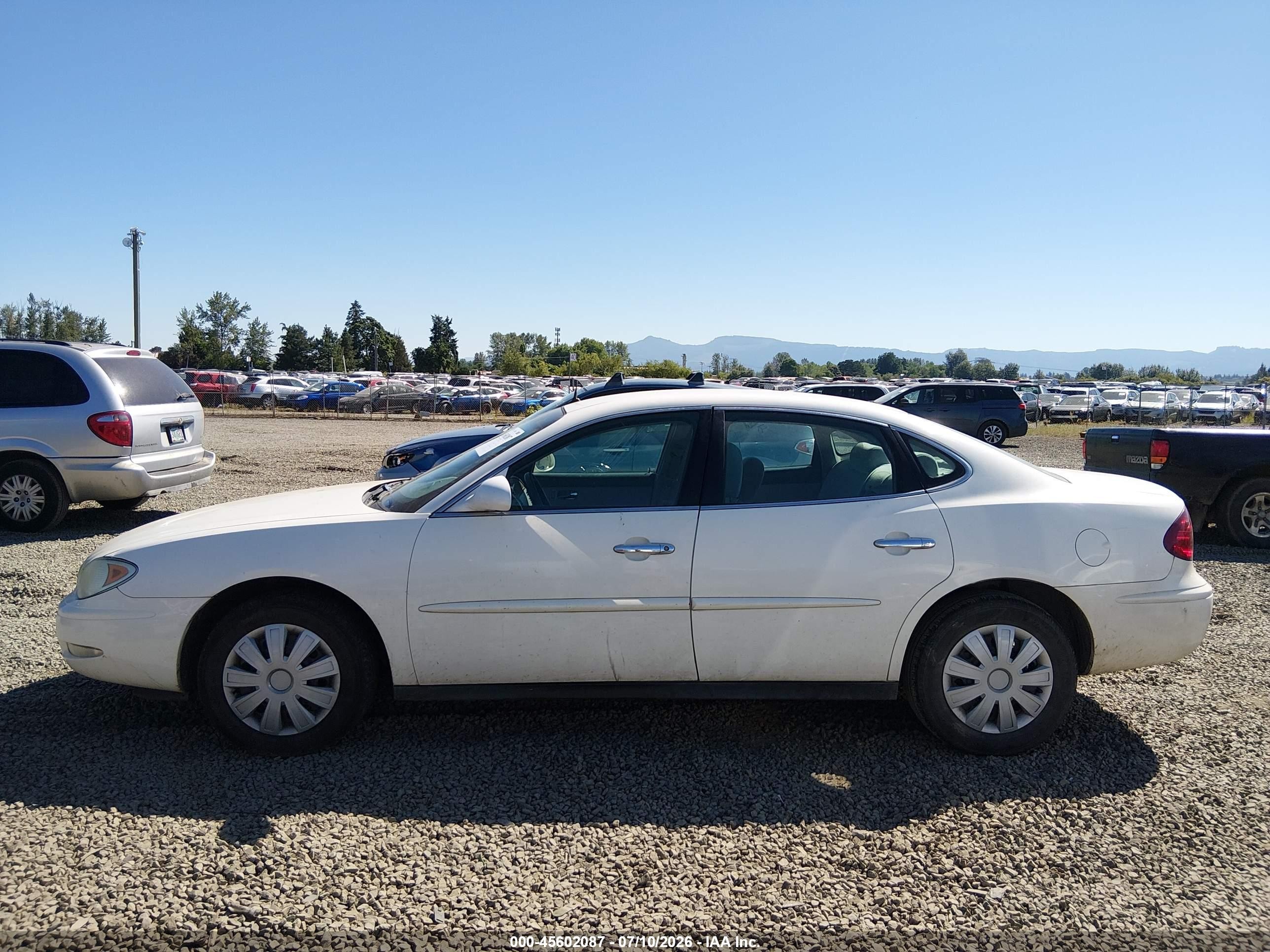 2005 Buick Lacrosse Cx White vin: 2G4WC532751320015