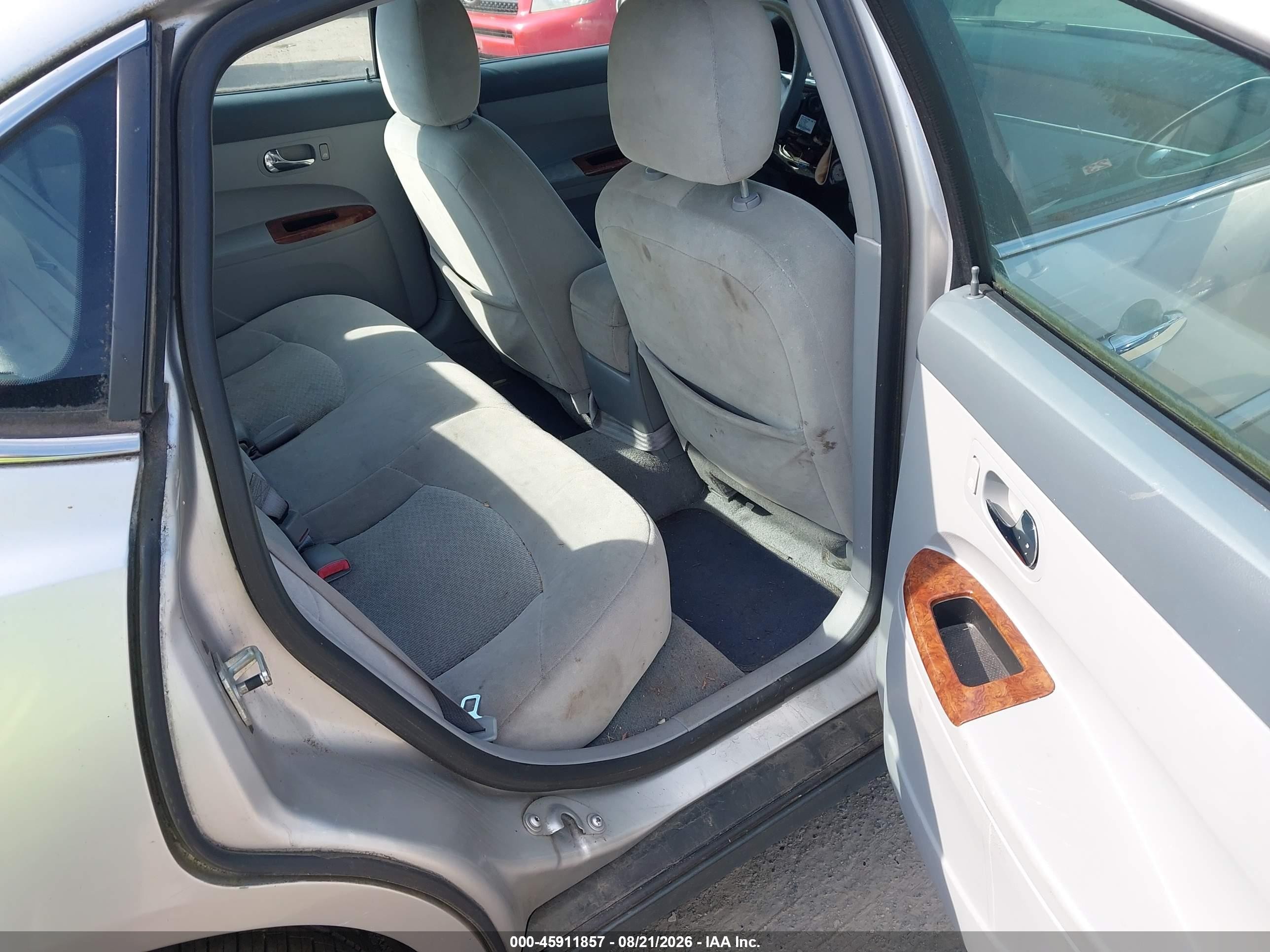 2005 Buick Lacrosse Cx Silver vin: 2G4WC532851219064