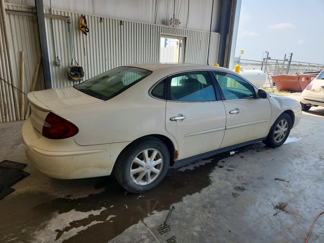 2005 Buick Lacrosse Cx White vin: 2G4WC532851224992
