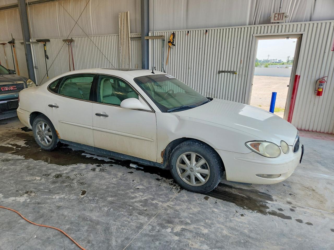 2005 Buick Lacrosse Cx White vin: 2G4WC532851224992