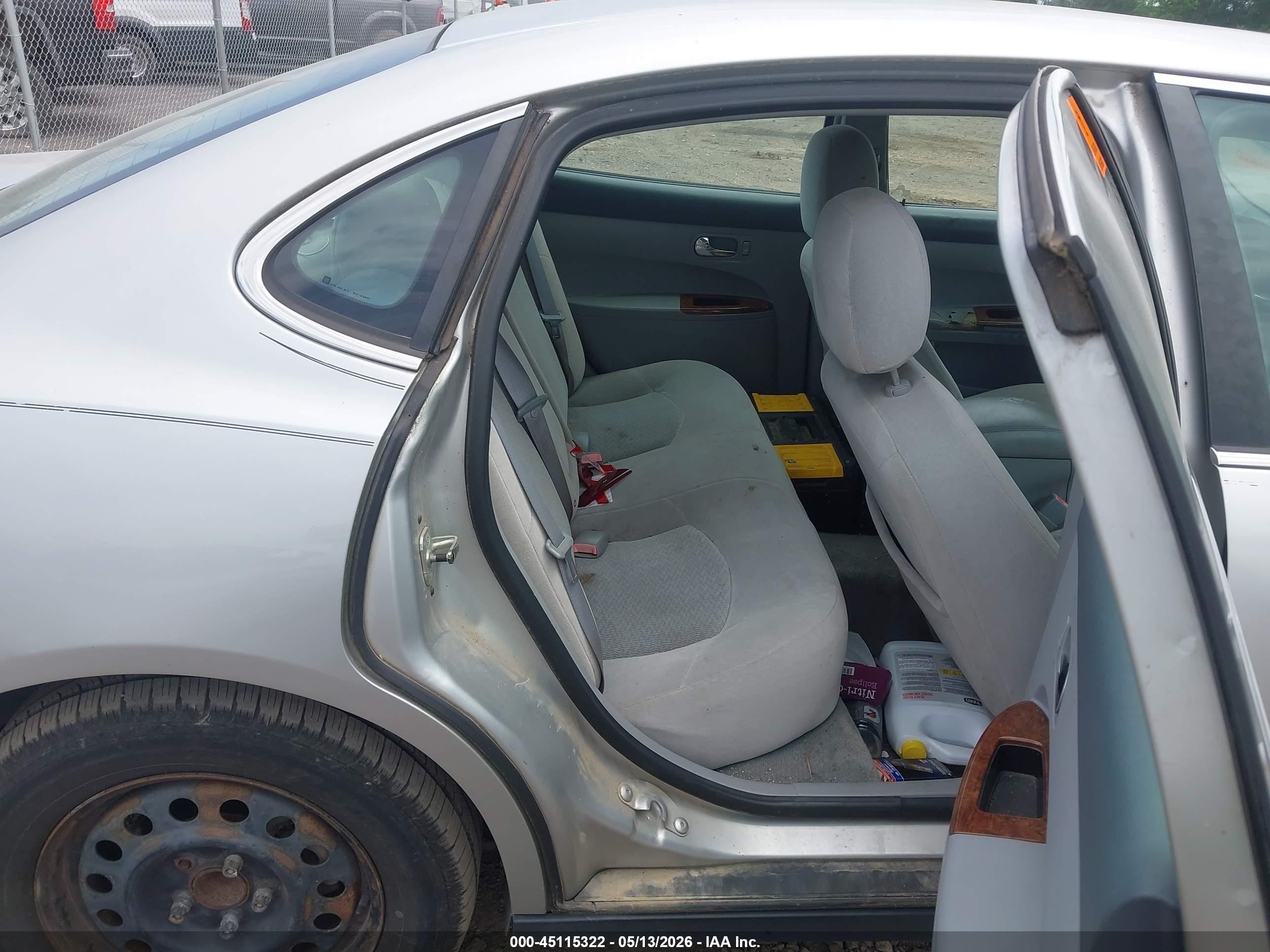 2005 Buick Lacrosse Cx Silver vin: 2G4WC532851306026