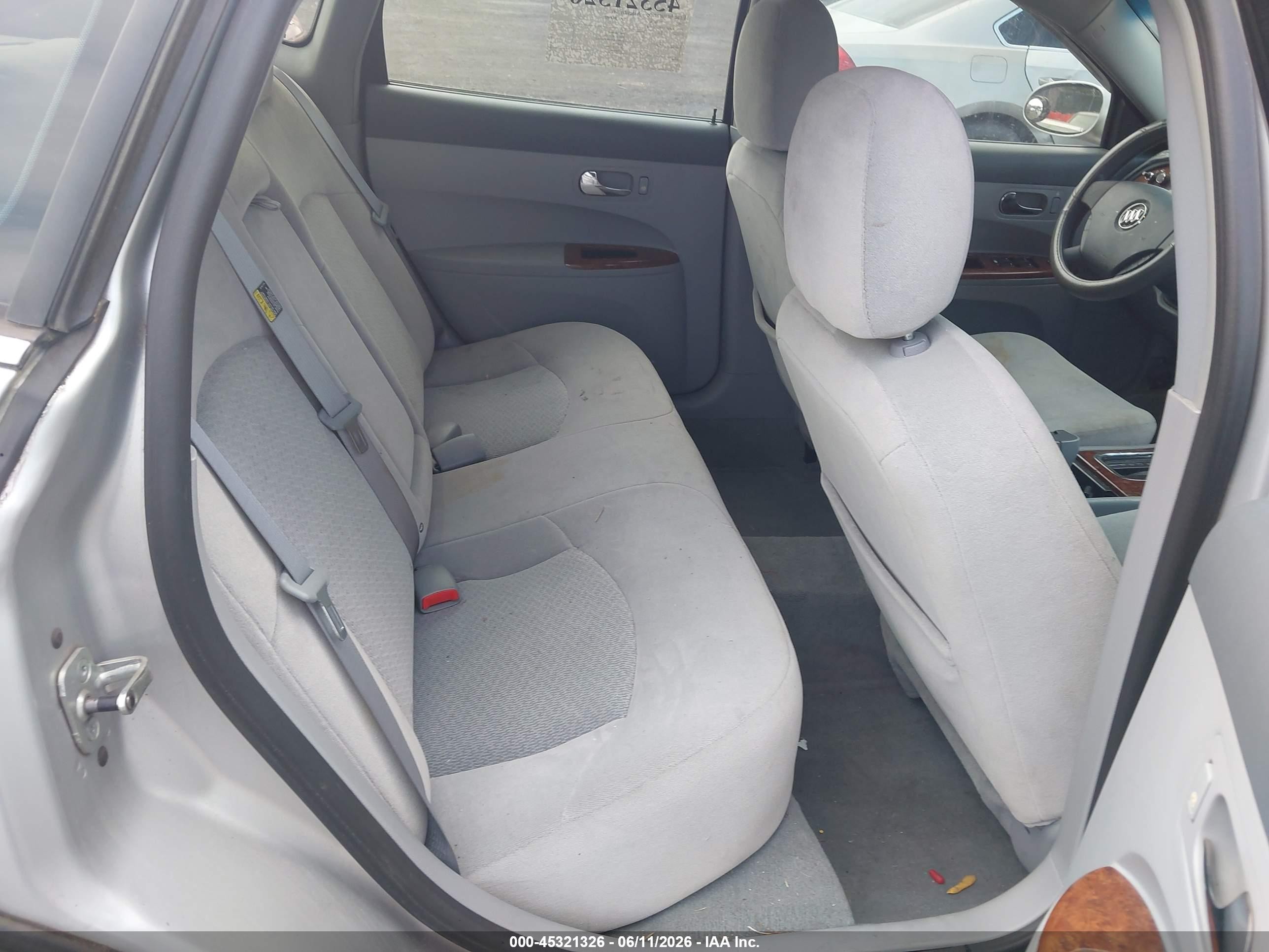 2005 Buick Lacrosse Cx Silver vin: 2G4WC532851317138