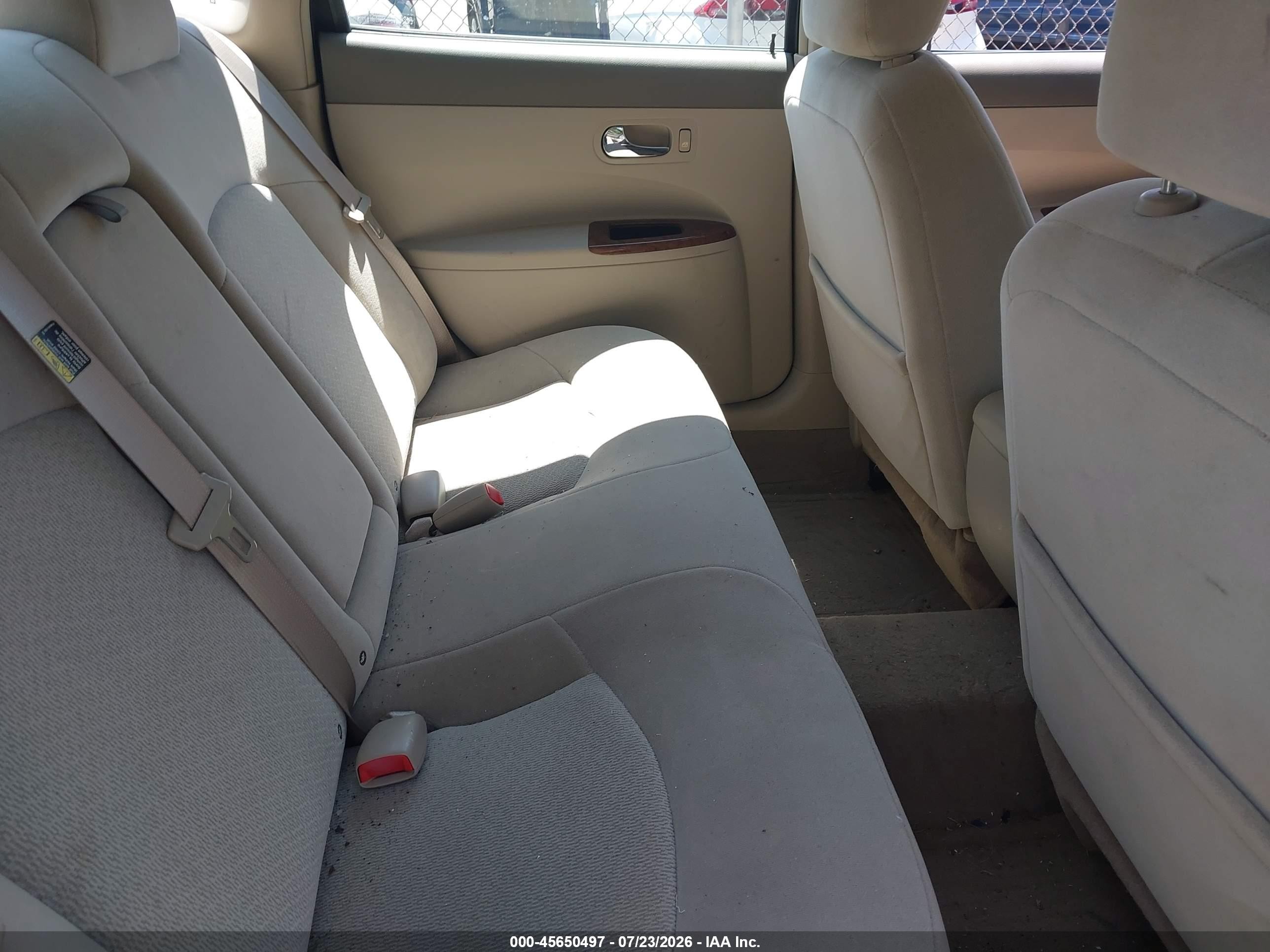 2006 Buick Lacrosse Cx Gold vin: 2G4WC552361261611