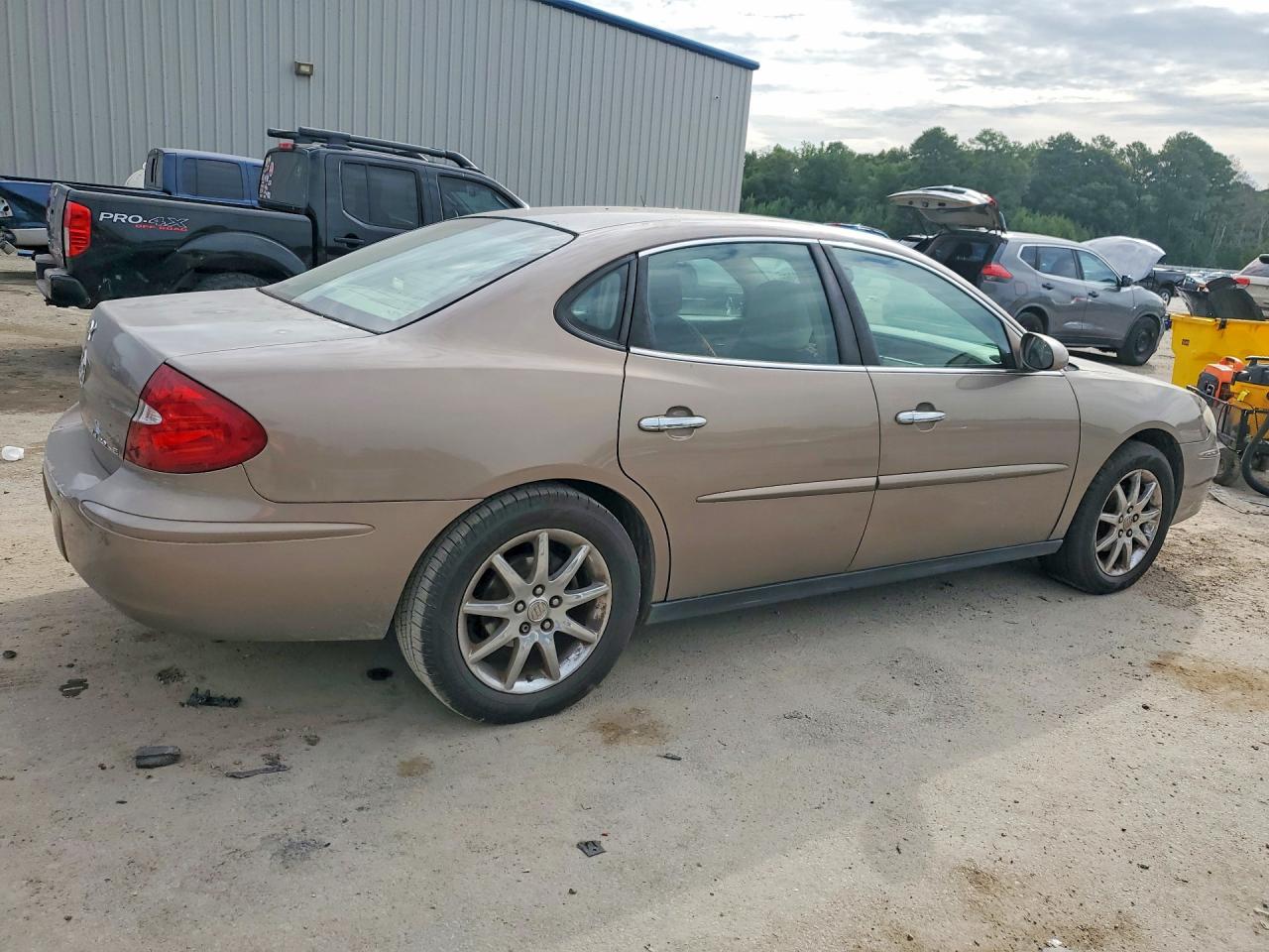 2007 Buick Lacrosse Желто-коричневый vin: 2G4WC552571121318