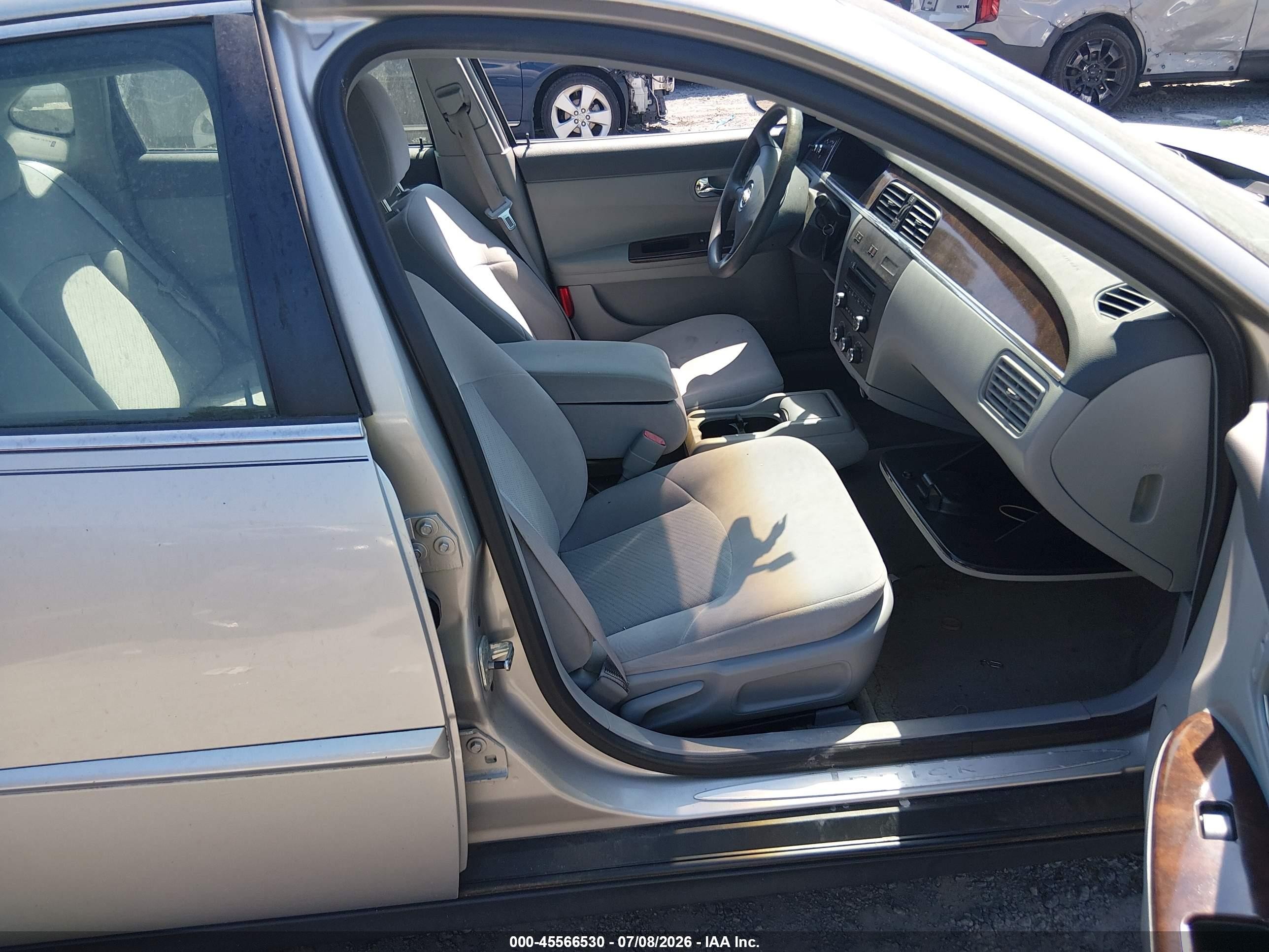 2007 Buick Lacrosse Cx Silver vin: 2G4WC582071116328