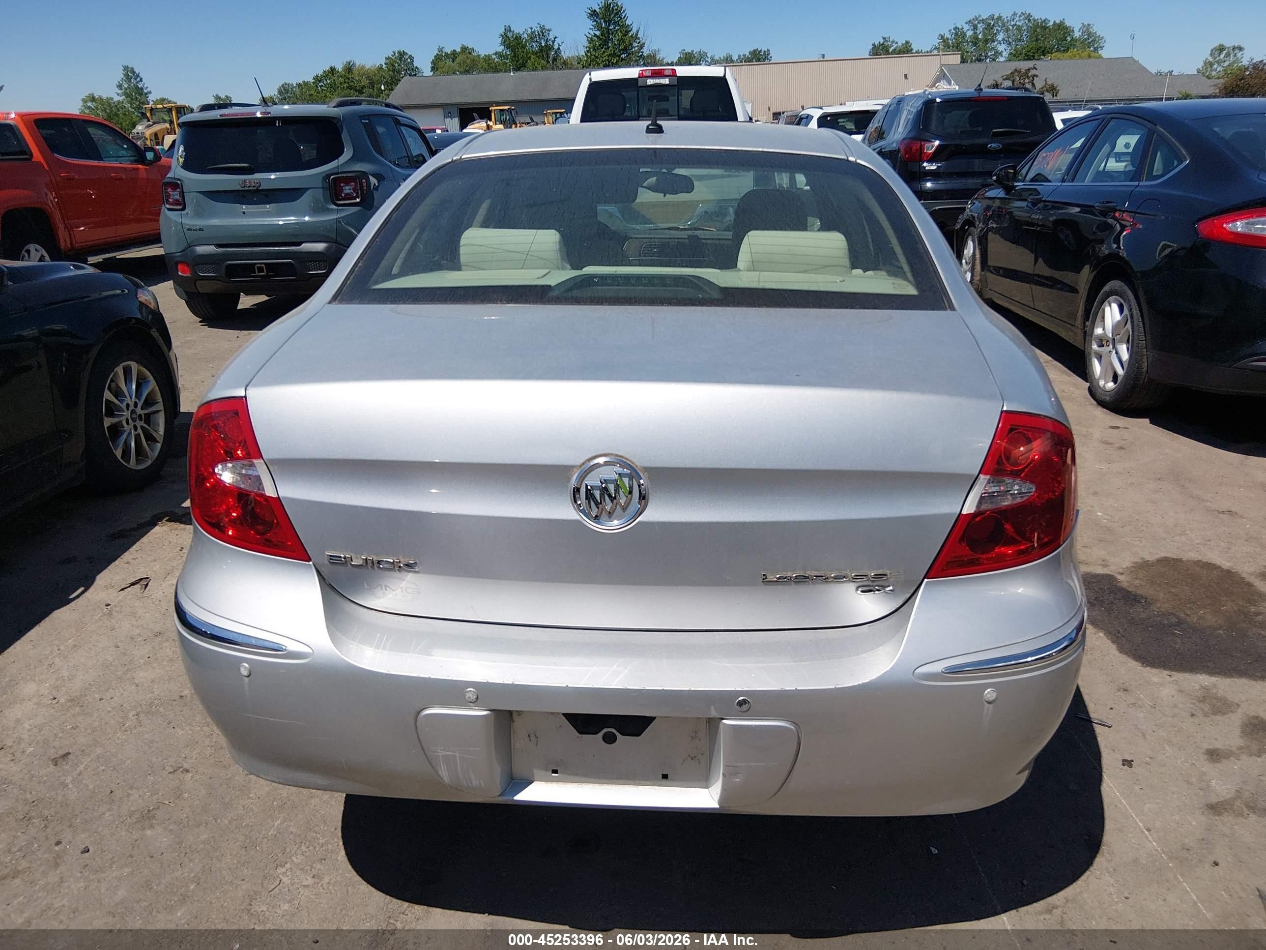 2009 Buick Lacrosse Cx Silver vin: 2G4WC582191266046