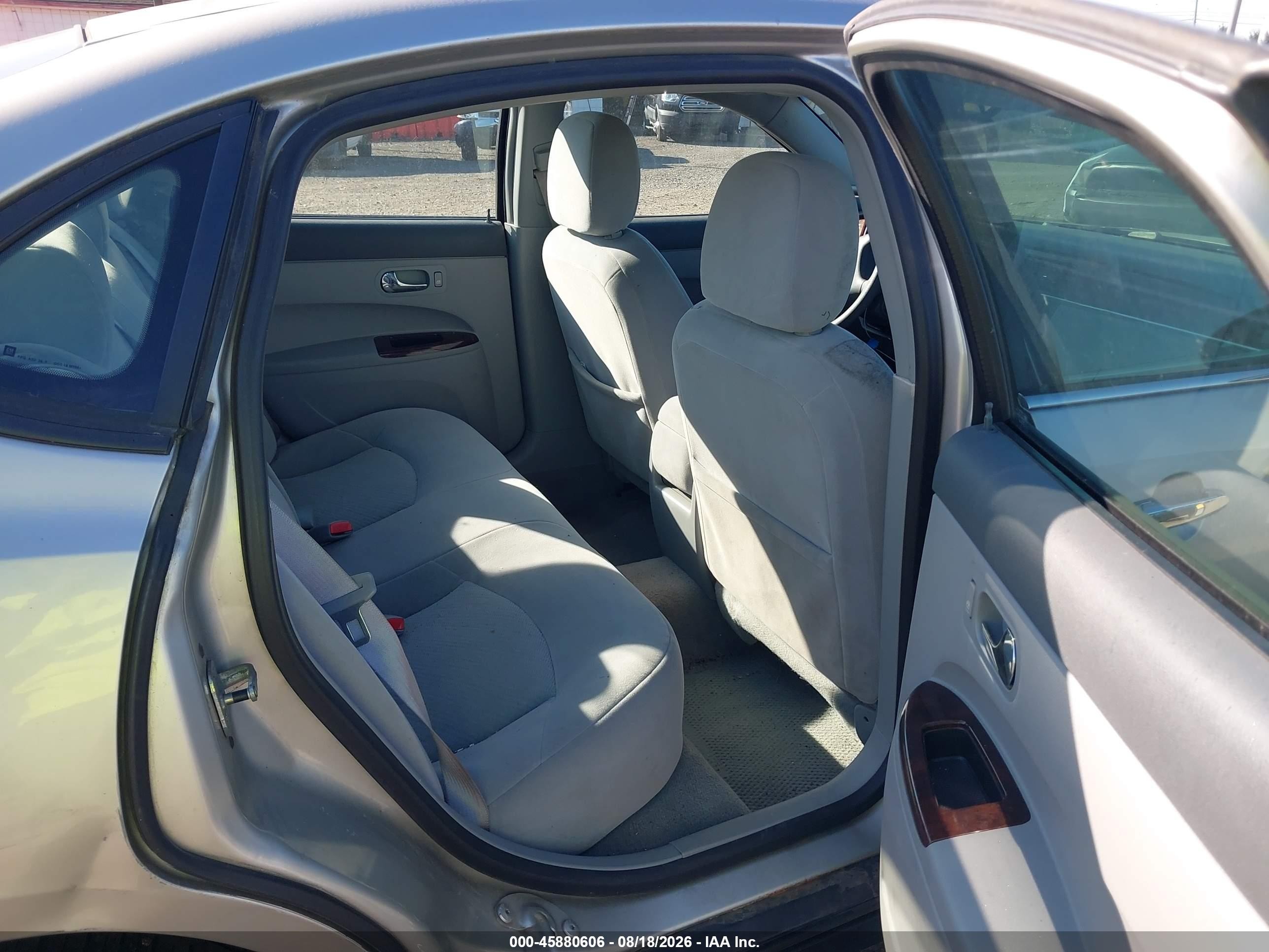 2007 Buick Lacrosse Cx Silver vin: 2G4WC582271162517