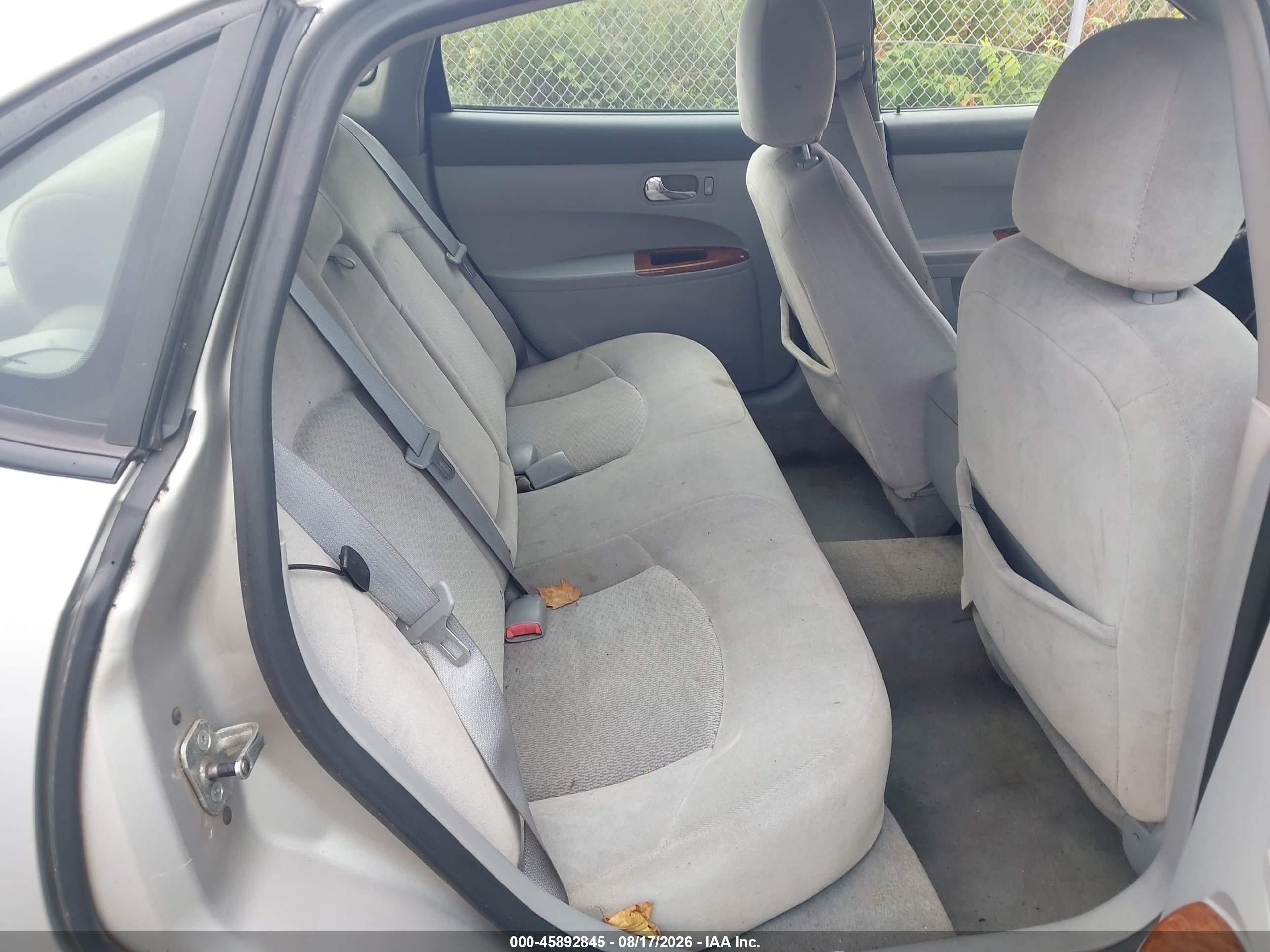 2006 Buick Lacrosse Cx Silver vin: 2G4WC582361310611