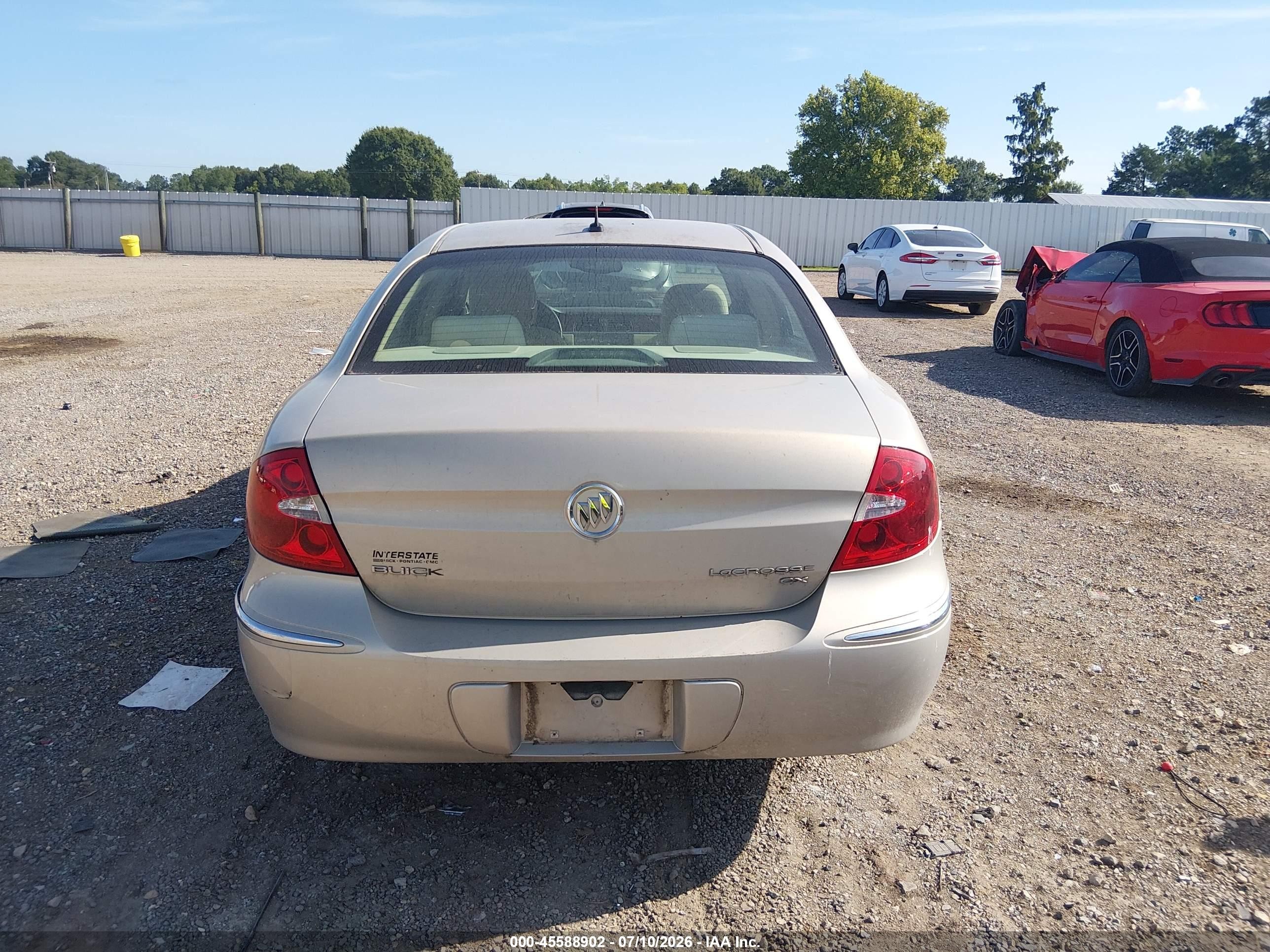 2008 Buick Lacrosse Cx Gold vin: 2G4WC582381380631