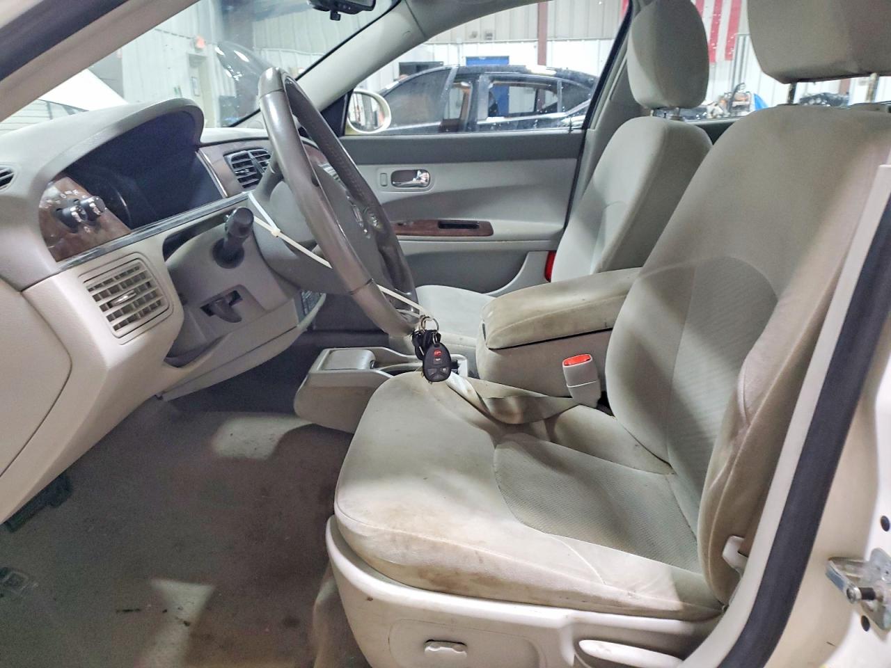2009 Buick Lacrosse Cx White vin: 2G4WC582391239382
