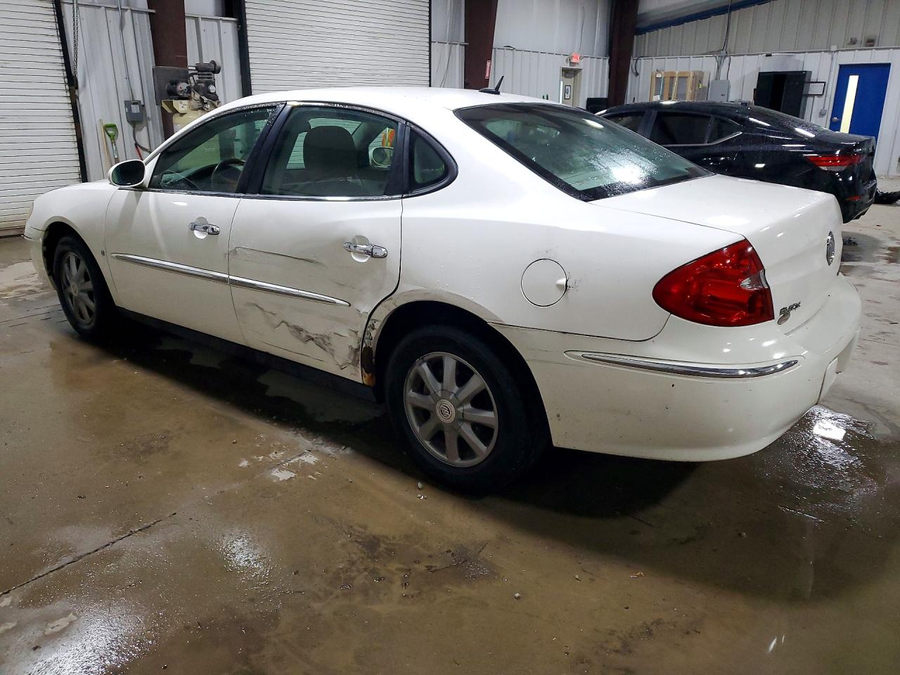 2009 Buick Lacrosse Cx White vin: 2G4WC582391239382