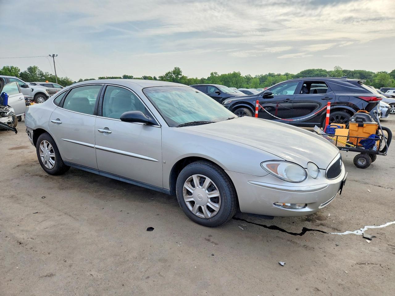 2007 Buick Lacrosse Cx Silver vin: 2G4WC582471165046