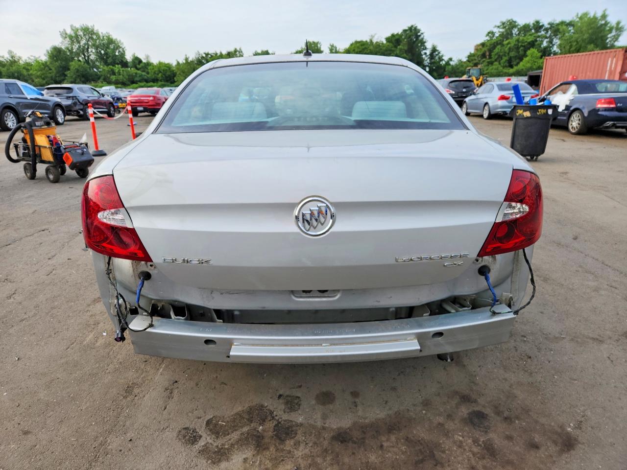 2007 Buick Lacrosse Cx Silver vin: 2G4WC582471165046