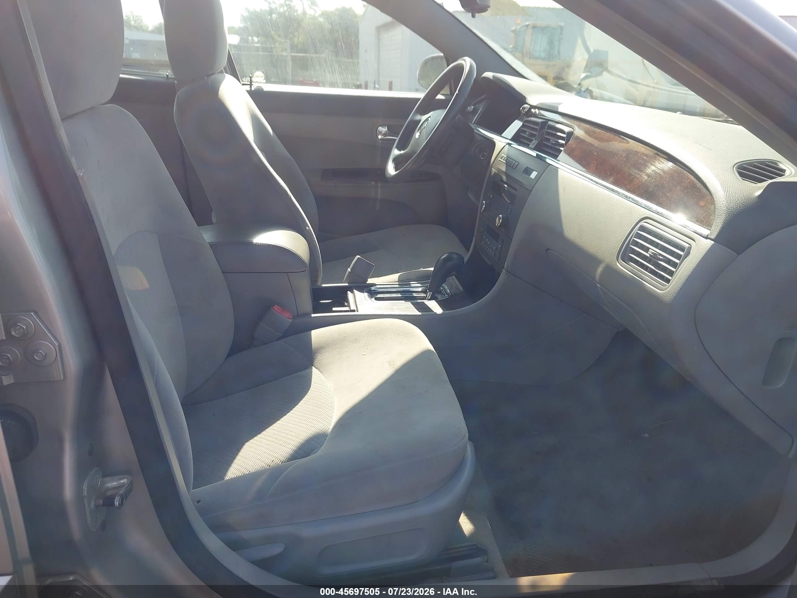 2007 Buick Lacrosse Cx Gray vin: 2G4WC582471198922