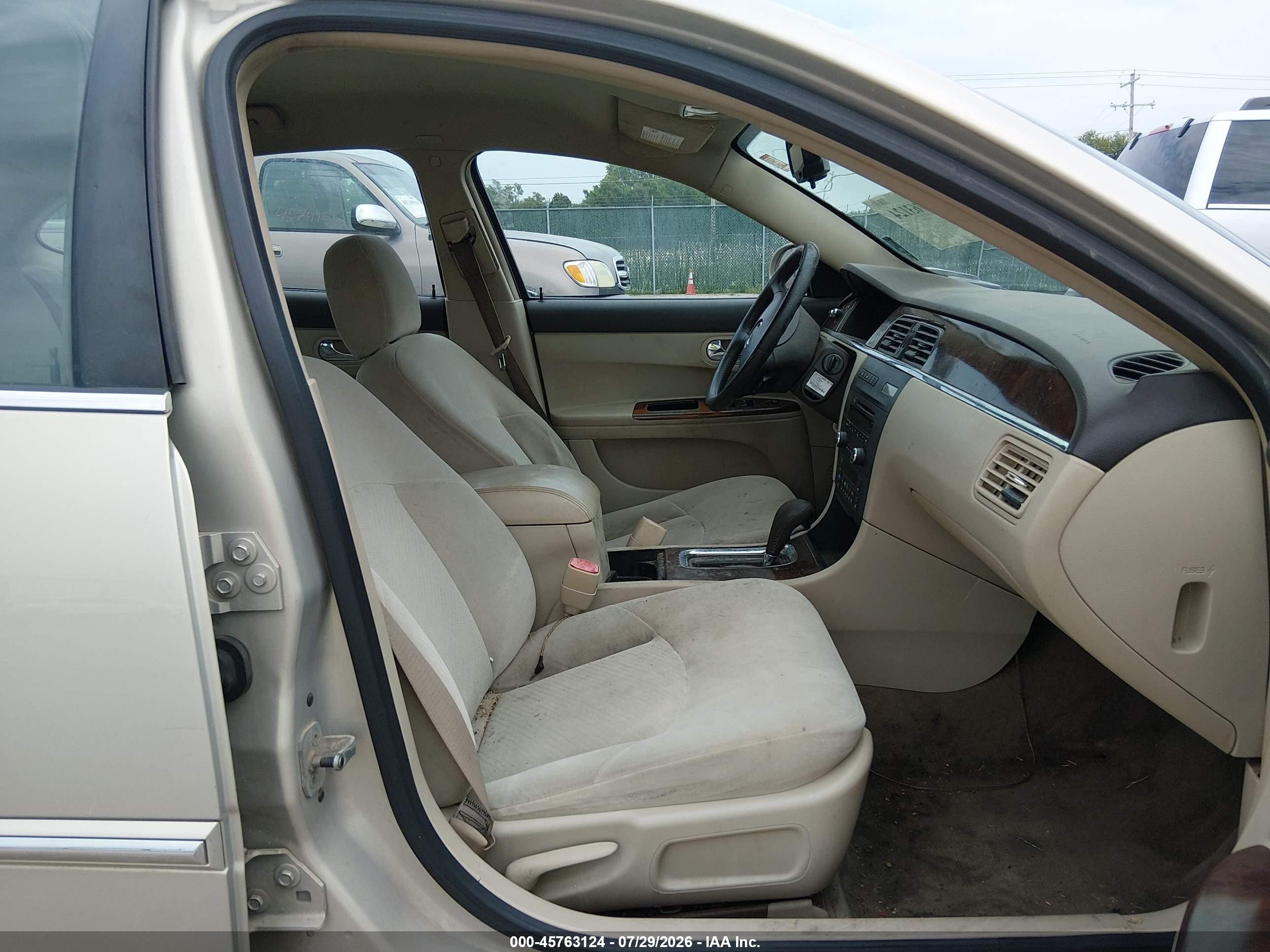 2008 Buick Lacrosse Cx Gold vin: 2G4WC582481193673