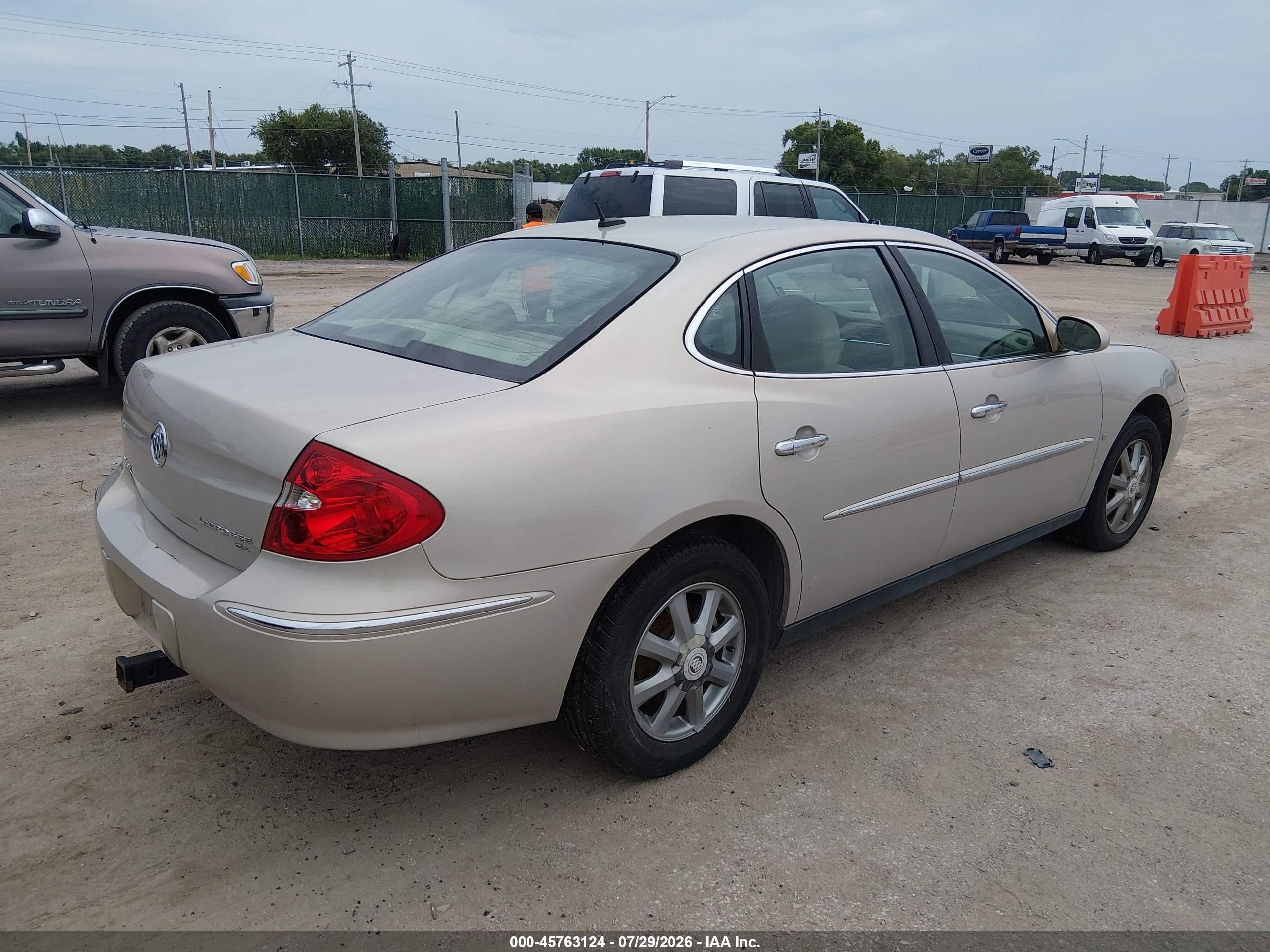 2008 Buick Lacrosse Cx Gold vin: 2G4WC582481193673